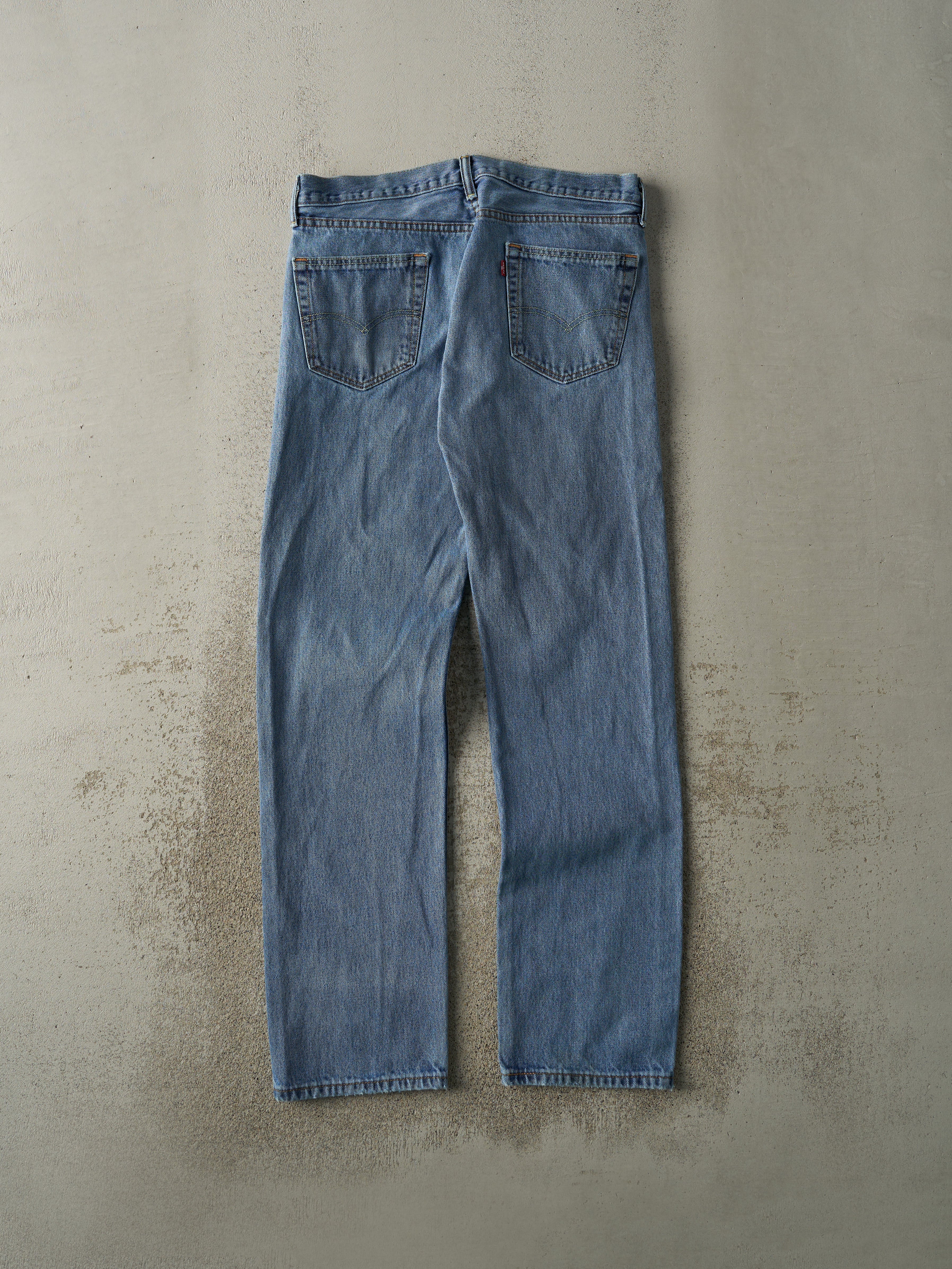 Vintage Y2K Light Wash Levi's Jeans (35.5x33)