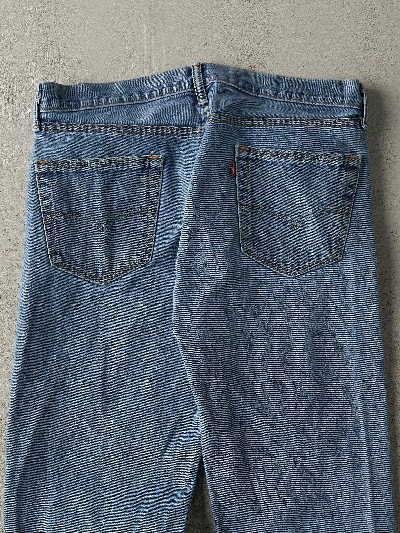 Vintage Y2K Light Wash Levi's Jeans (35.5x33)