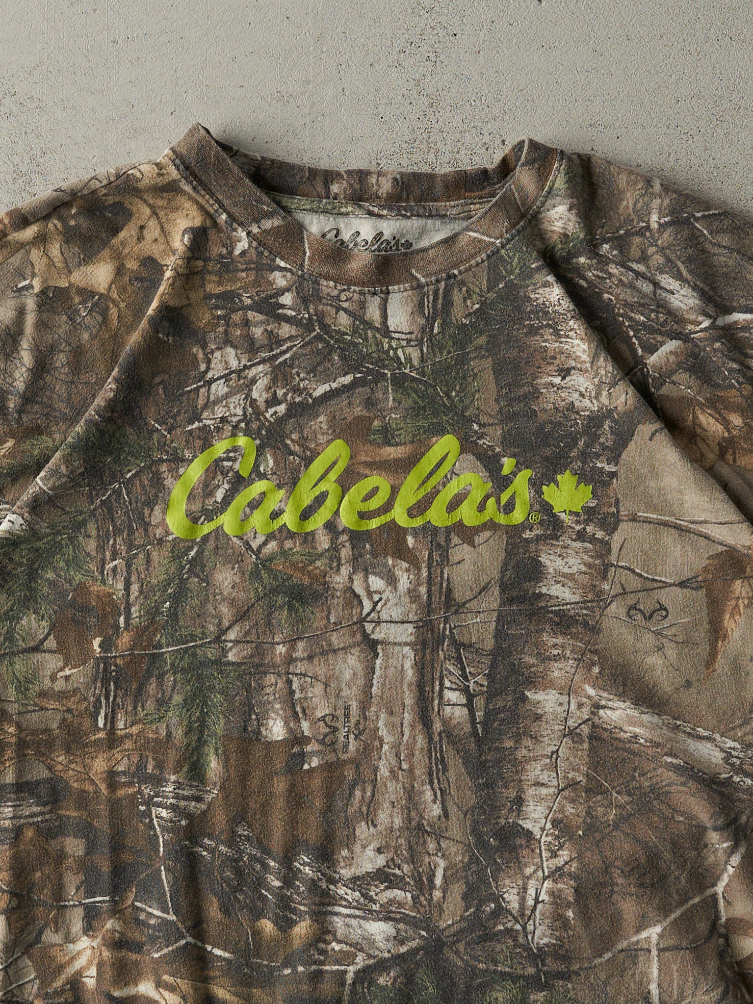 Vintage Y2K Camo Cabela's x Realtree Camo Tee (L)