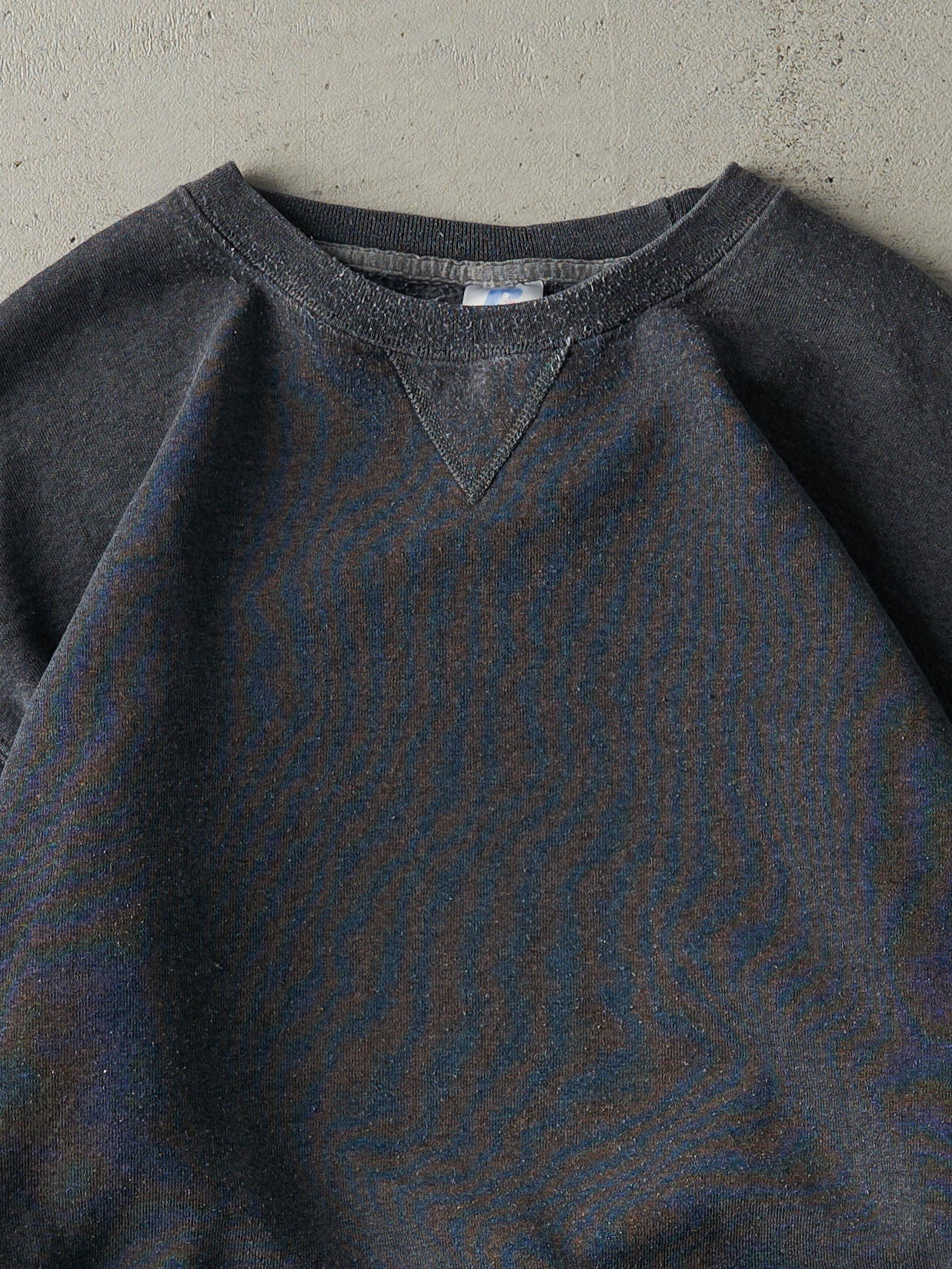Vintage Y2K Charcoal Grey Blank Russell Athletic Boxy Crewneck (L)