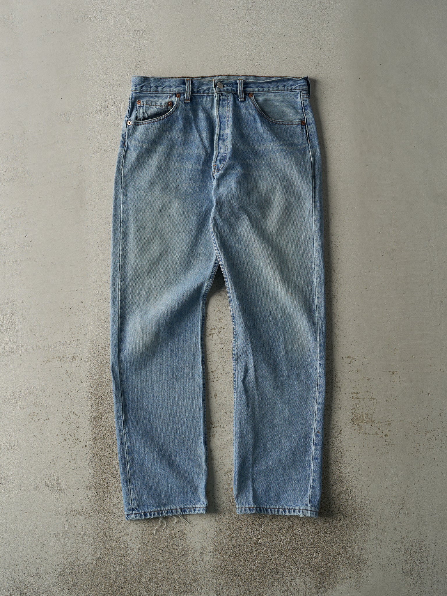 Vintage 90s Light Wash Levi's 501 Jeans (33x31.5)