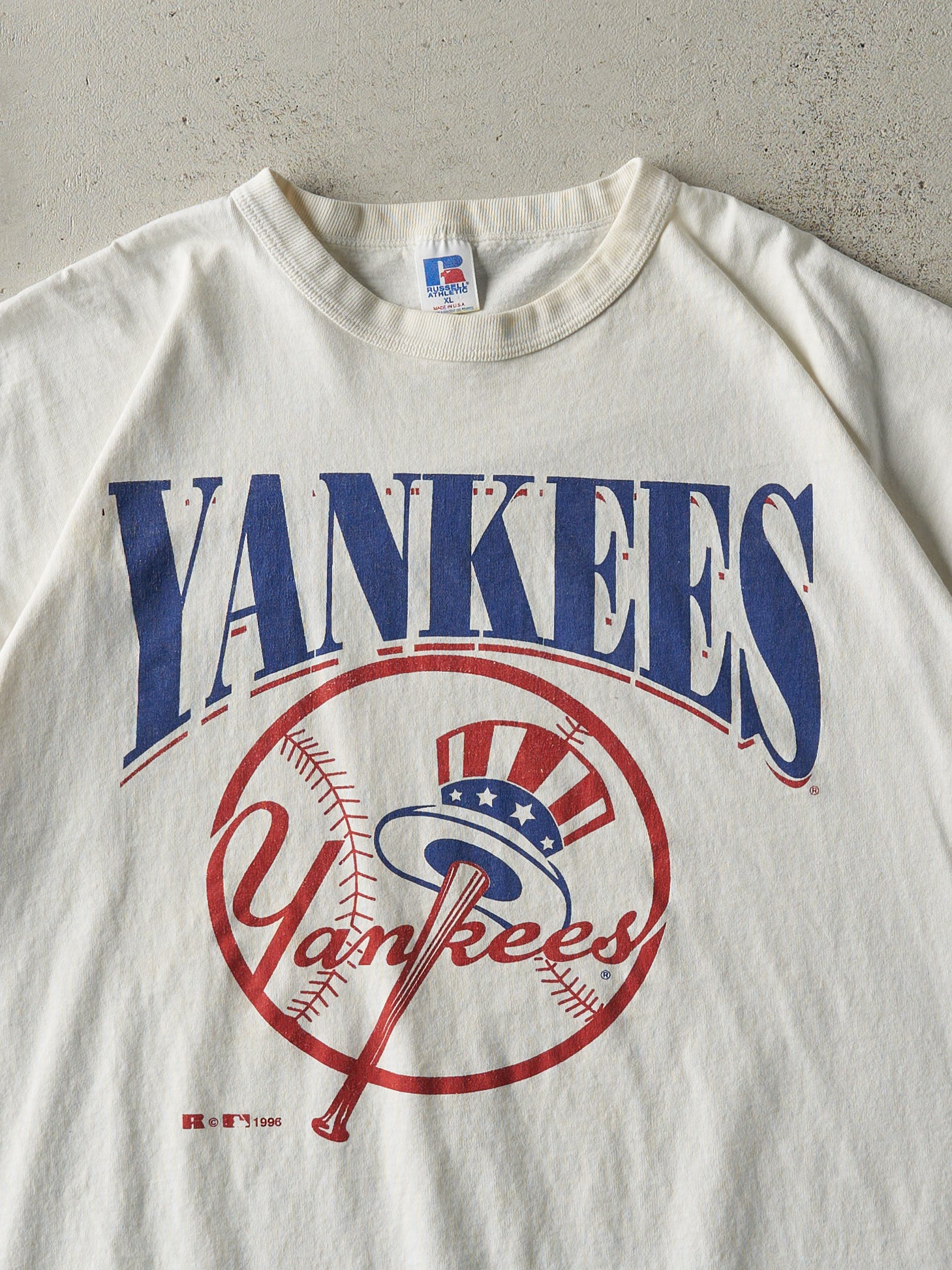 Vintage 96' White New York Yankees Russell Athletic Tee (L)