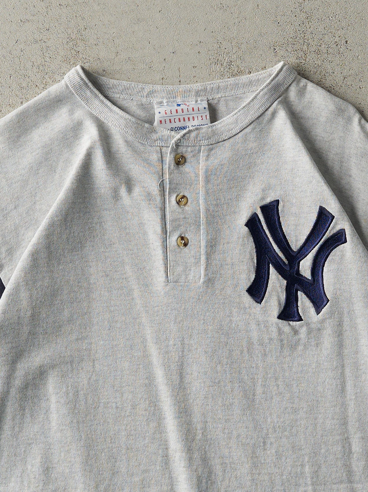 Vintage 90s Heather Grey & Navy Embroidered New York Yankees Quarter Button Tee (M)