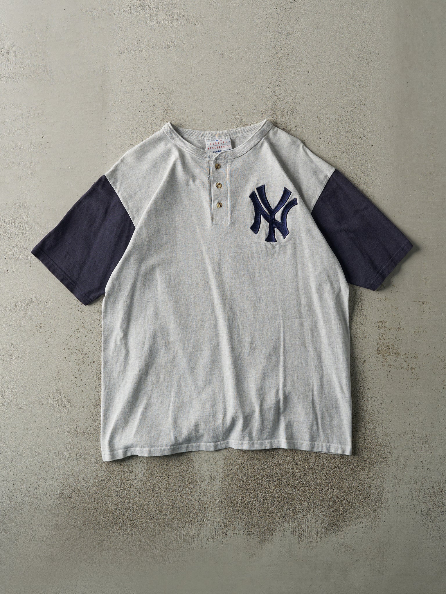 Vintage 90s Heather Grey & Navy Embroidered New York Yankees Quarter Button Tee (M)