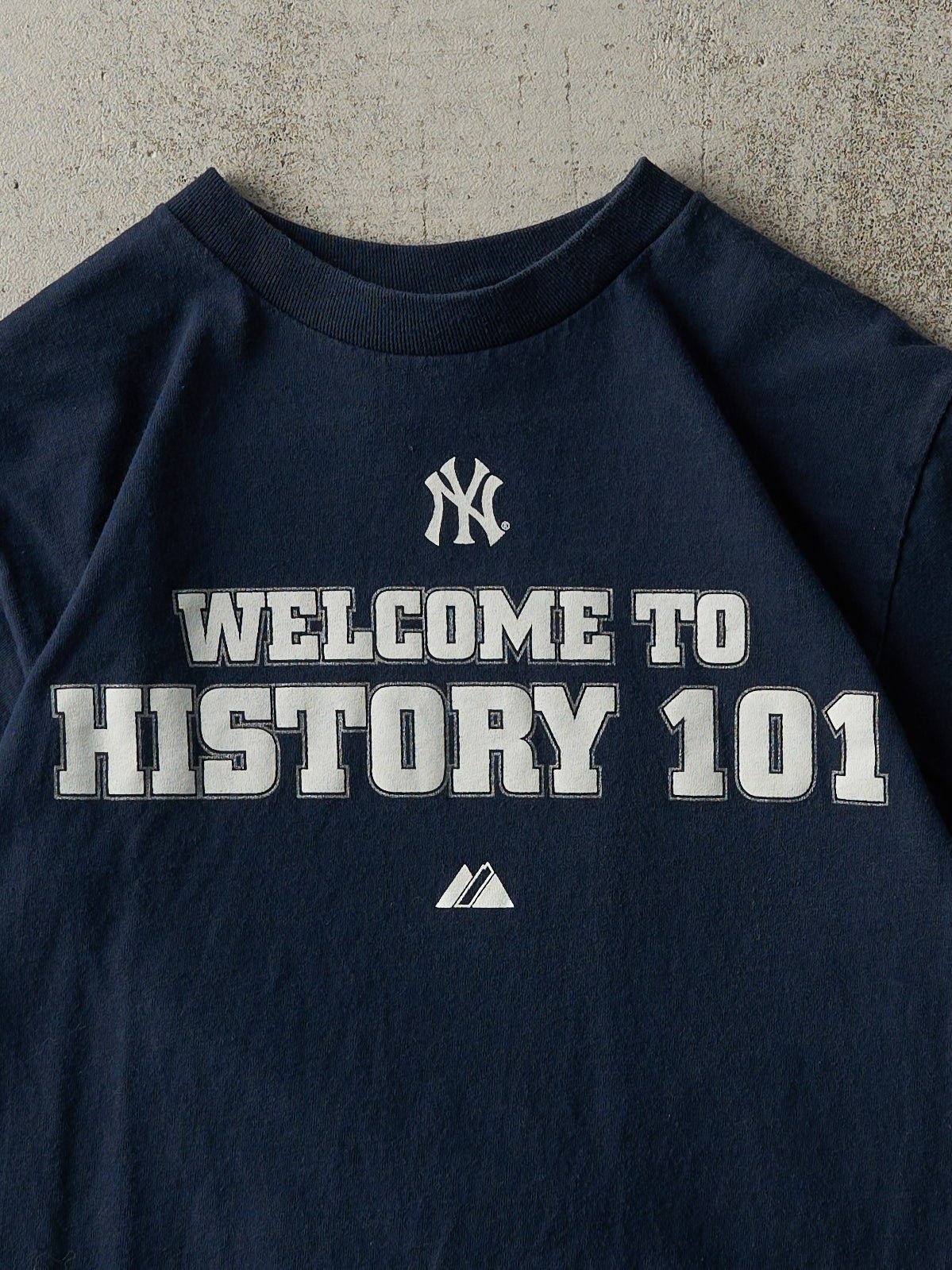 Vintage 10' Navy Blue New York Yankees History 101 Tee (XS)