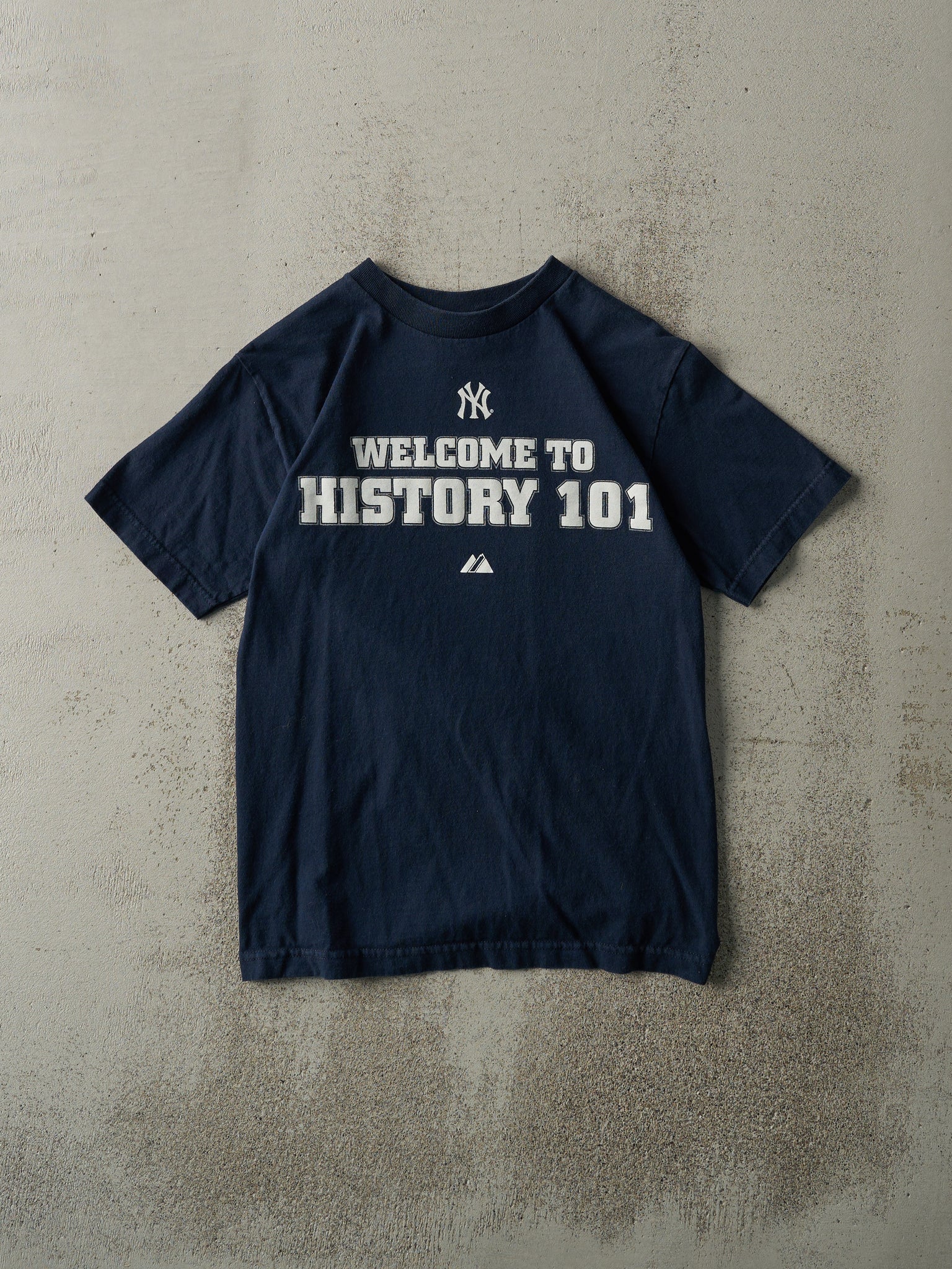 Vintage 10' Navy Blue New York Yankees History 101 Tee (XS)