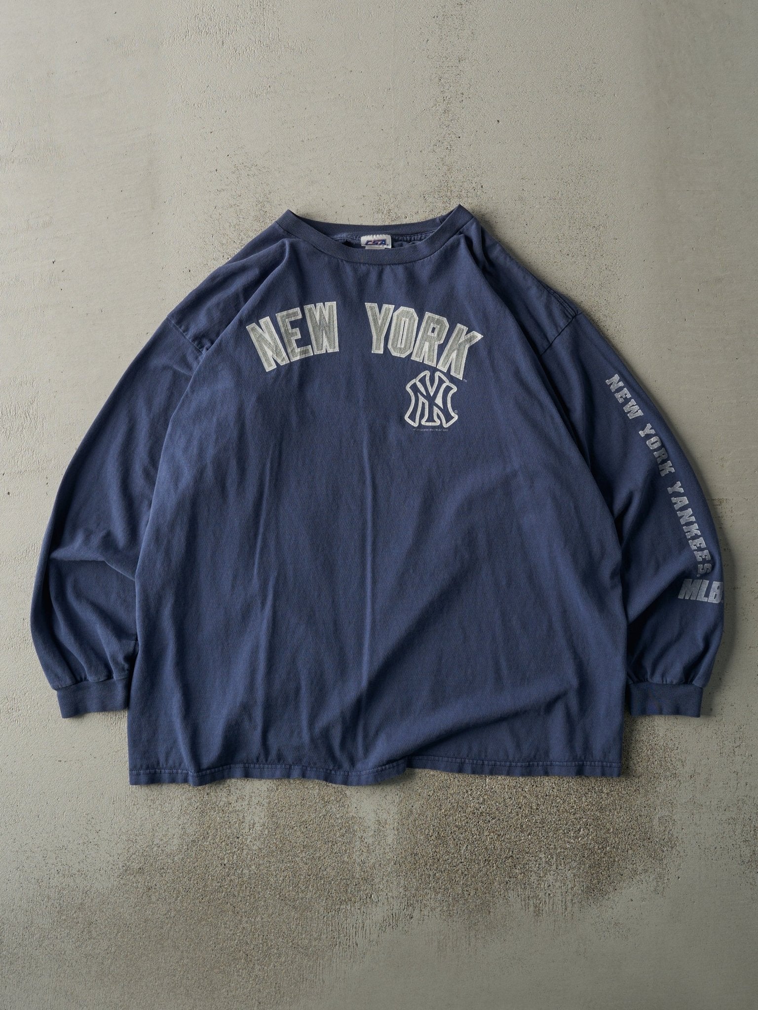 Vintage 05' Washed Navy Blue New York Yankees Long Sleeve (L/XL)