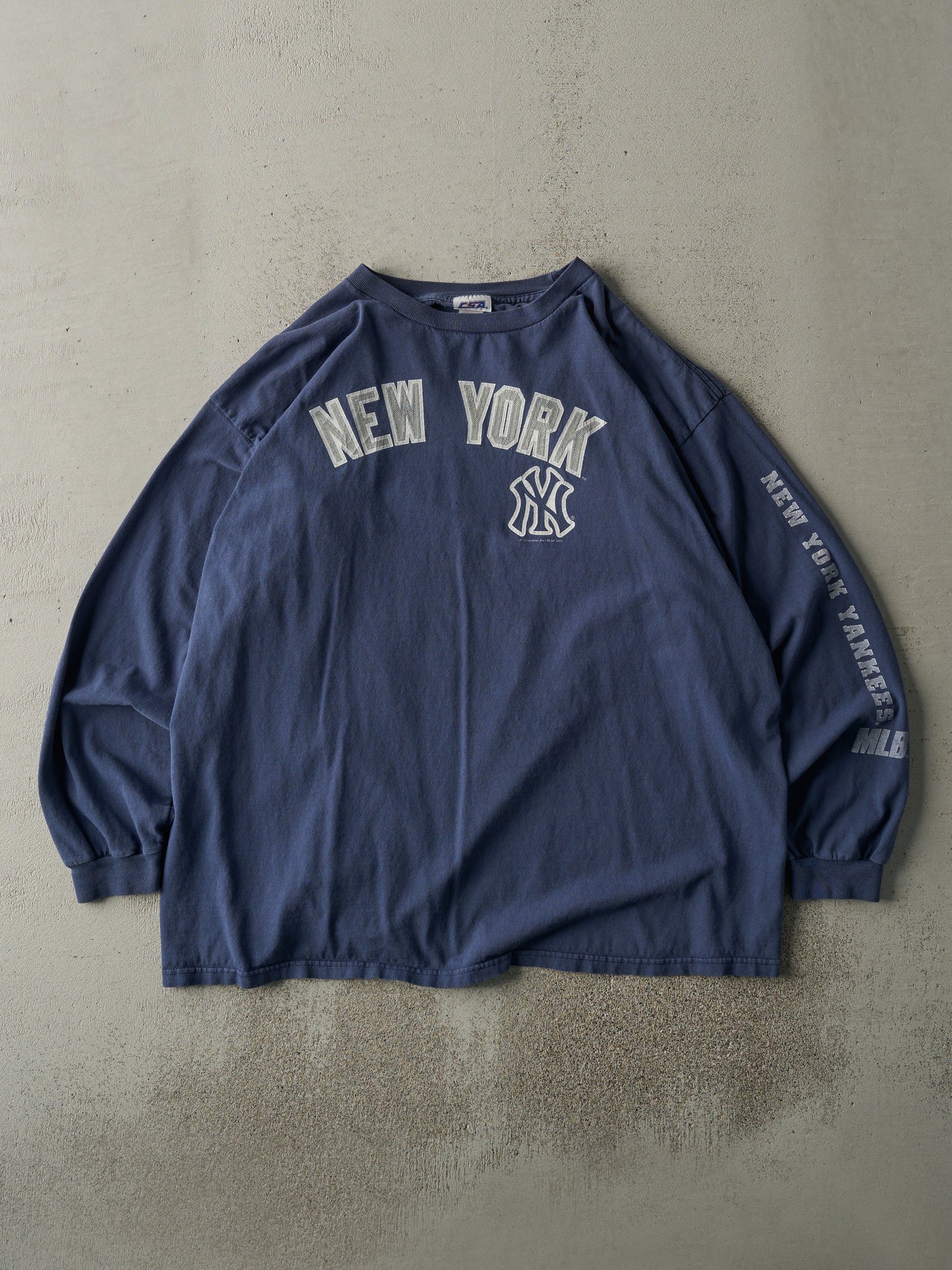 Vintage 05' Washed Navy Blue New York Yankees Long Sleeve (L/XL)