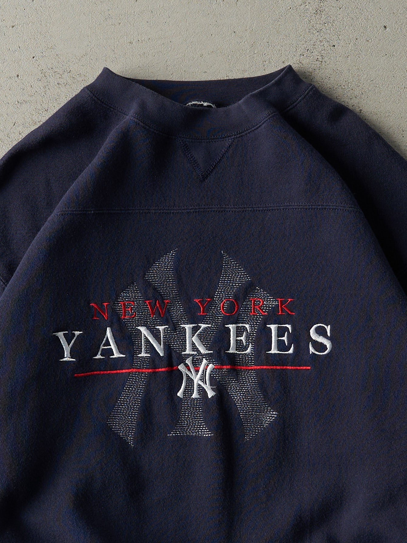 Vintage 90s Navy Blue Embroidered New York Yankees Crewneck (L)