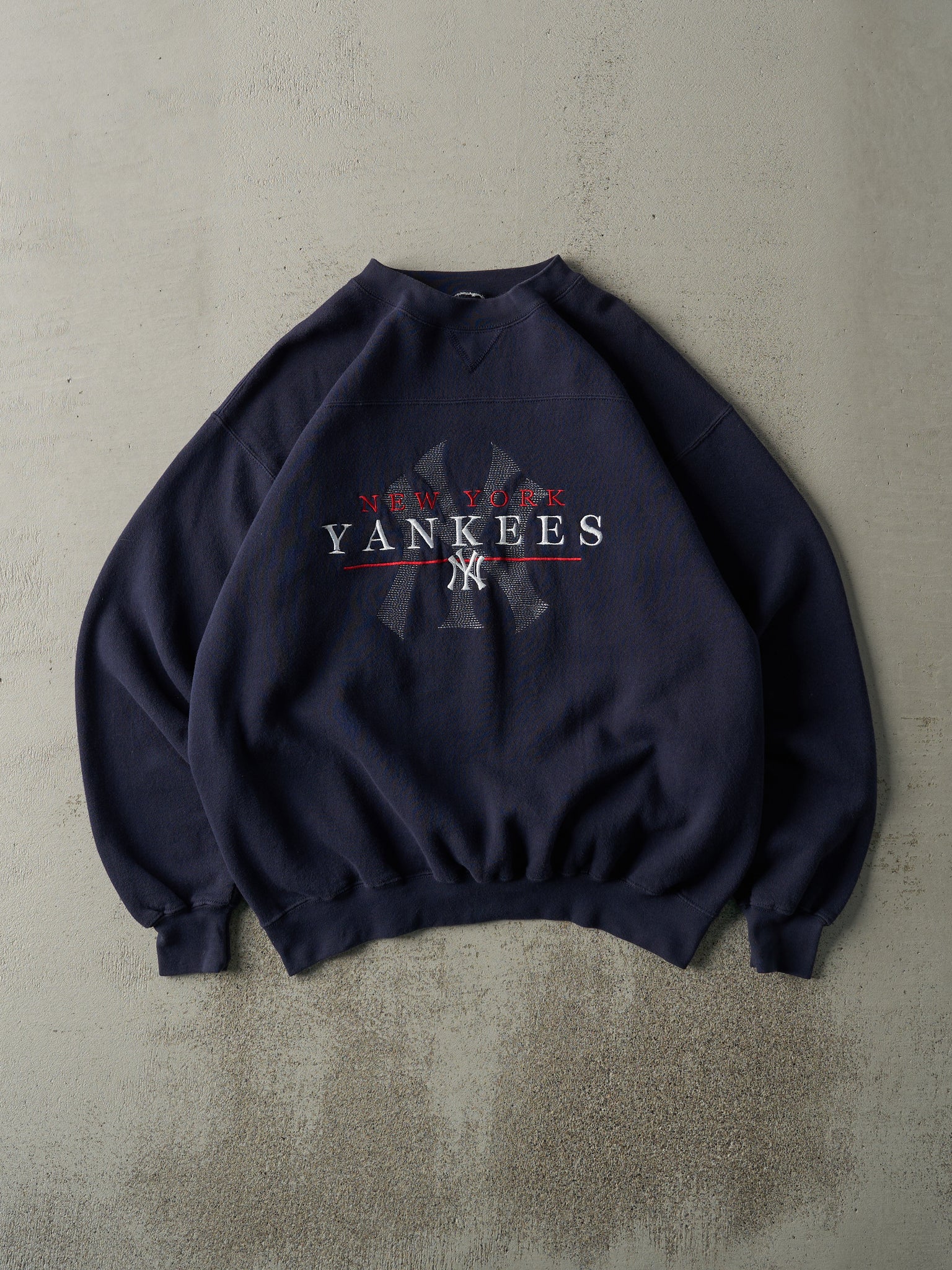 Vintage 90s Navy Blue Embroidered New York Yankees Crewneck (L)