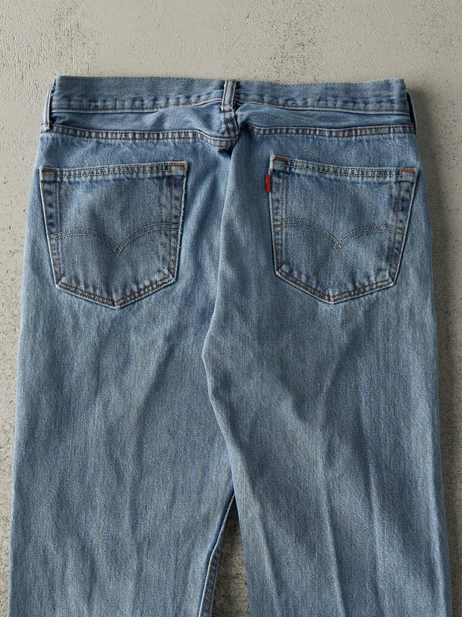 Vintage Y2K Mid Wash Levi's Jeans (33x32.5)