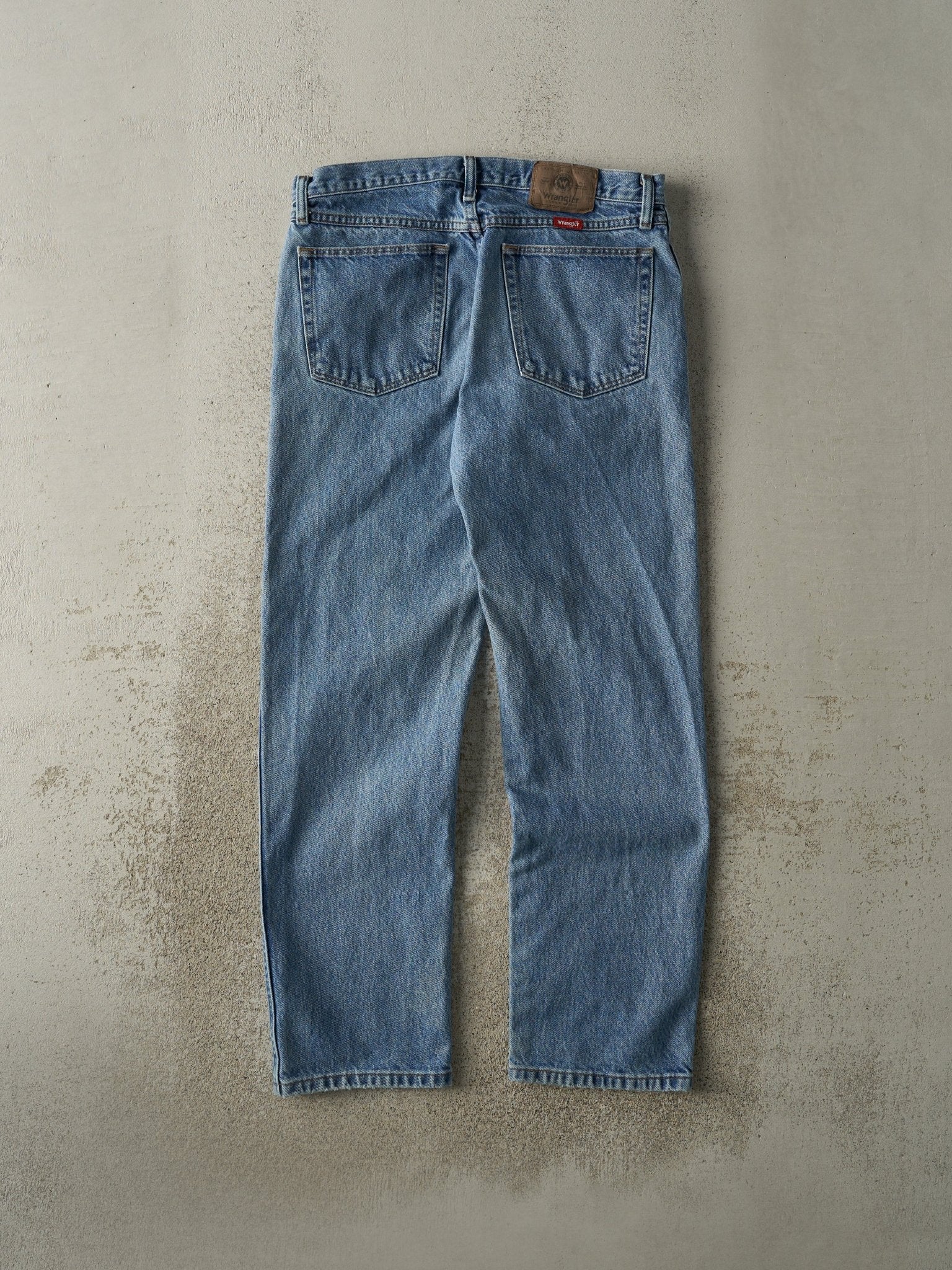 Vintage 90s Mid Wash Wrangler Jeans (33x29.5)