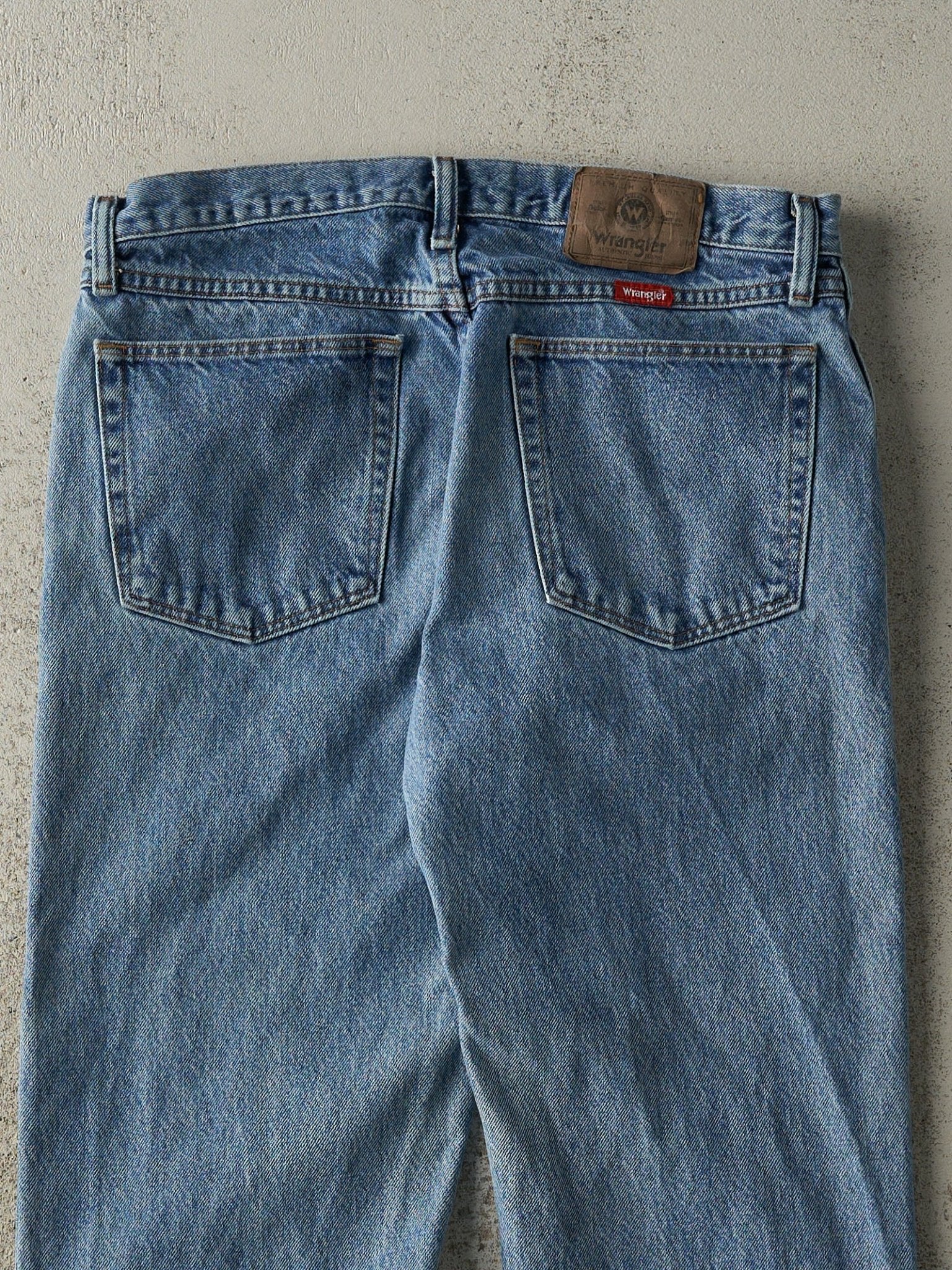 Vintage 90s Mid Wash Wrangler Jeans (33x29.5)