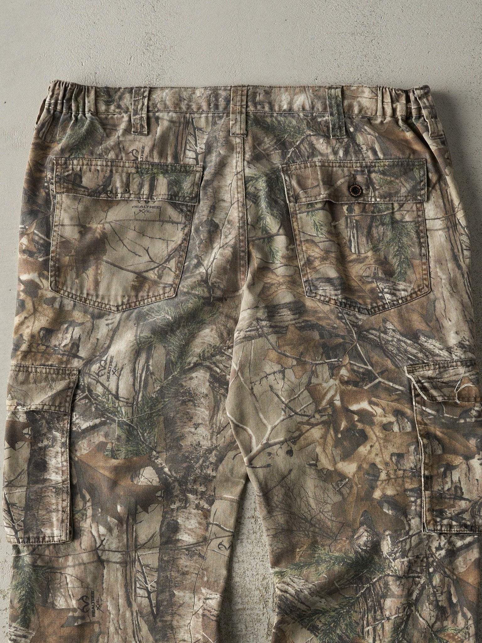 Vintage Y2K Camo Realtree Cargo Pants (39x30)