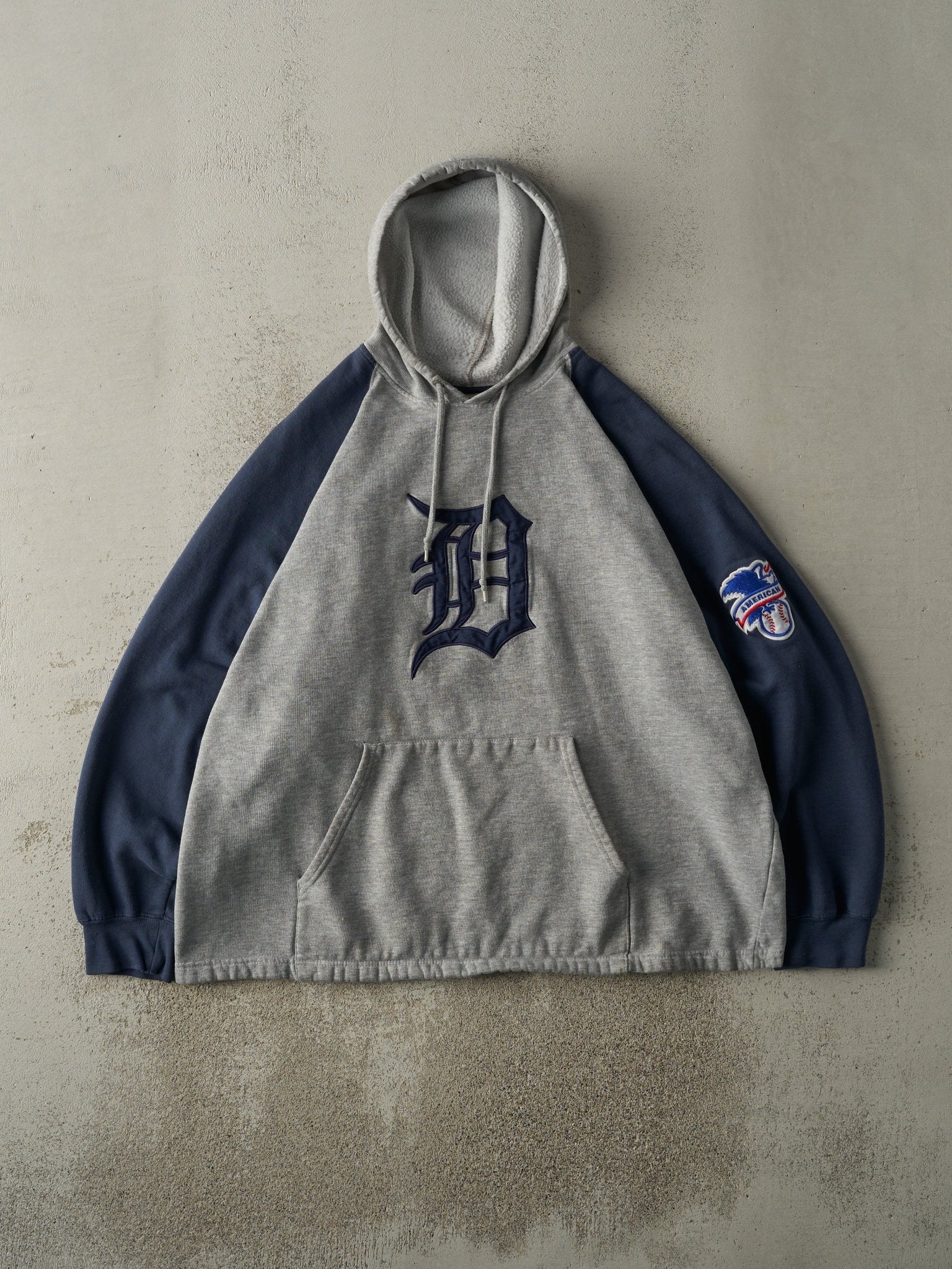 Vintage Y2K Grey & Navy Detroit Tigers Embroidered Boxy Hoodie (XL)