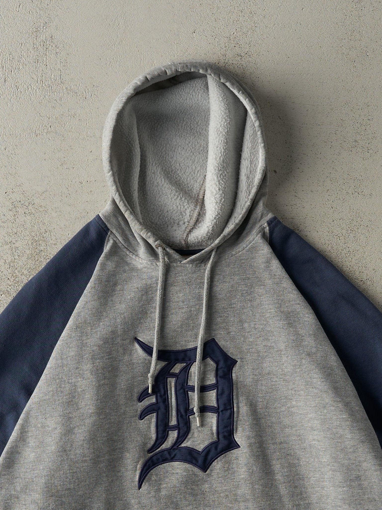 Vintage Y2K Grey & Navy Detroit Tigers Embroidered Boxy Hoodie (XL)