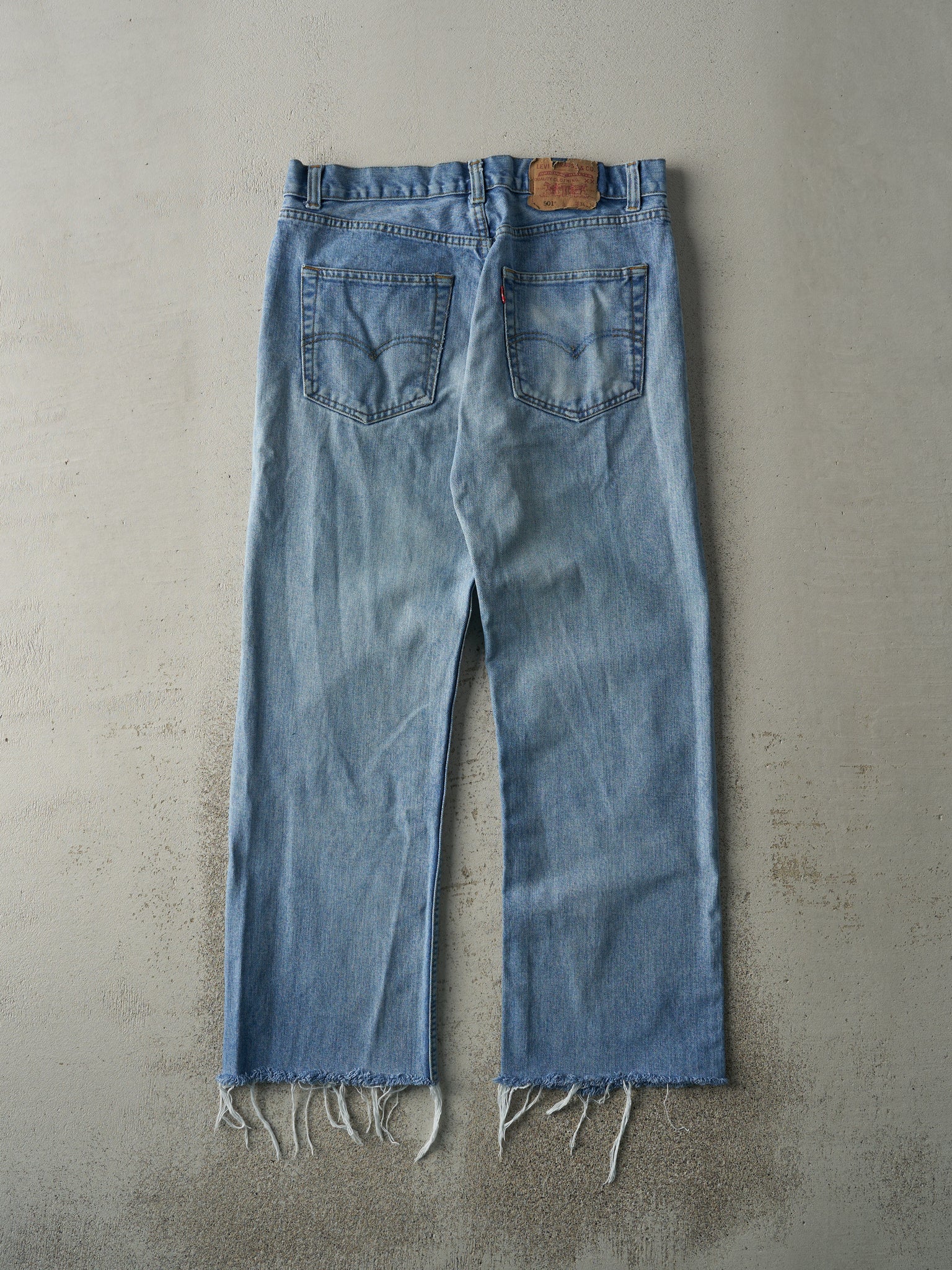 Vintage 90s Light Wash Levi's 501 Jeans (33.5x28.5)