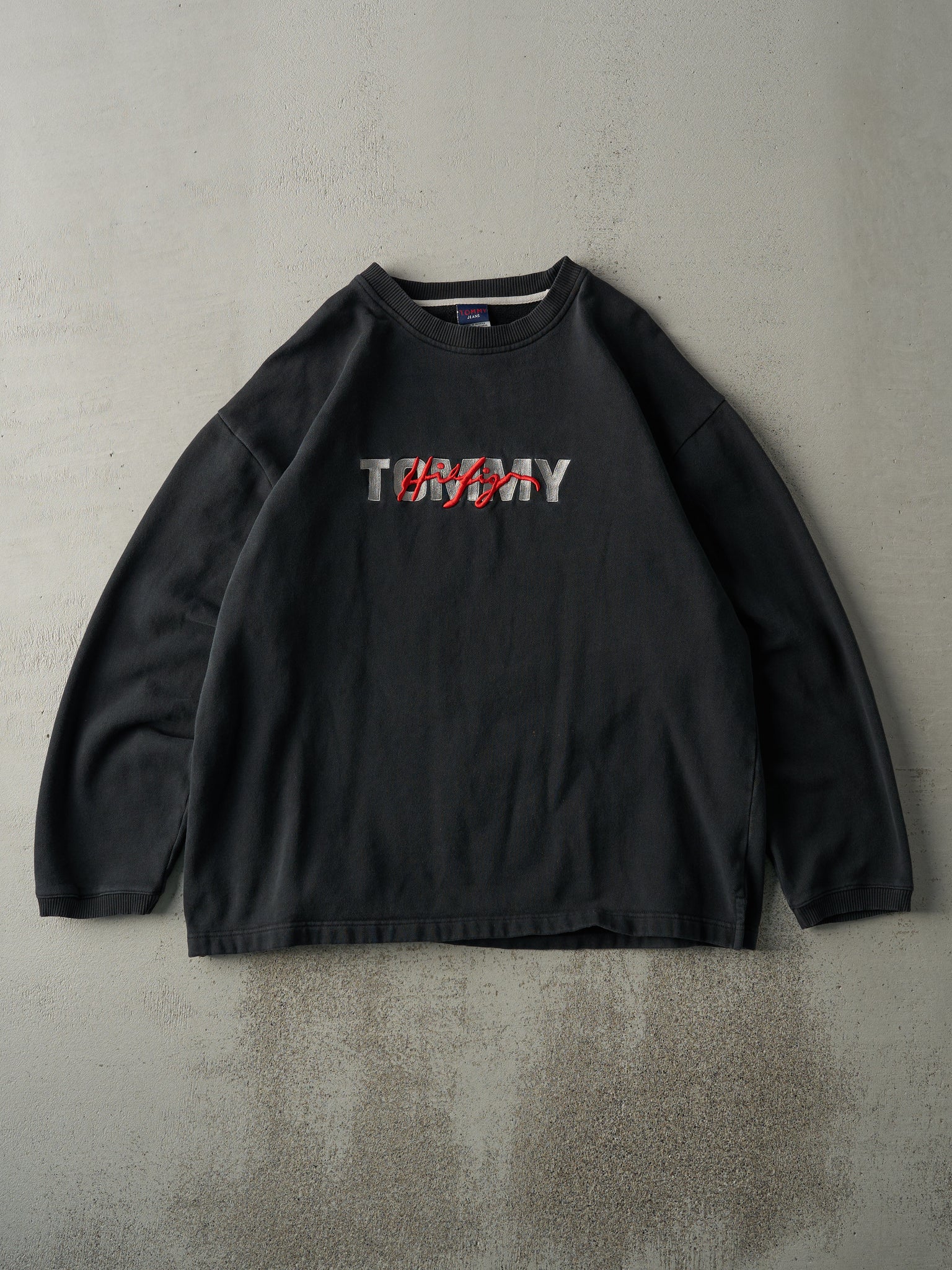 Vintage 90s Black Embroidered Tommy Hilfiger Crewneck (L)