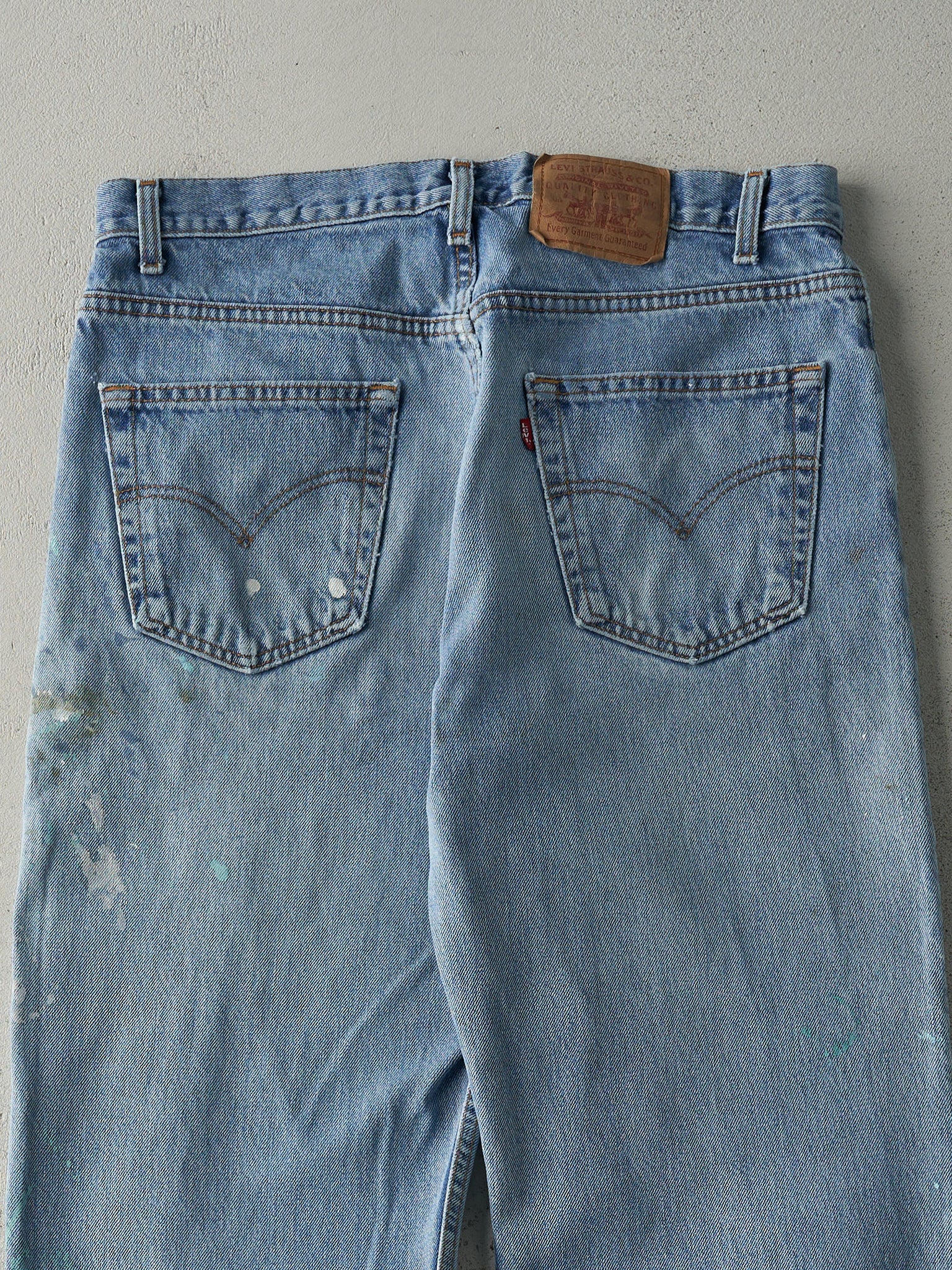 Vintage 90s Light Wash Levi's 565 Jeans (34x32)