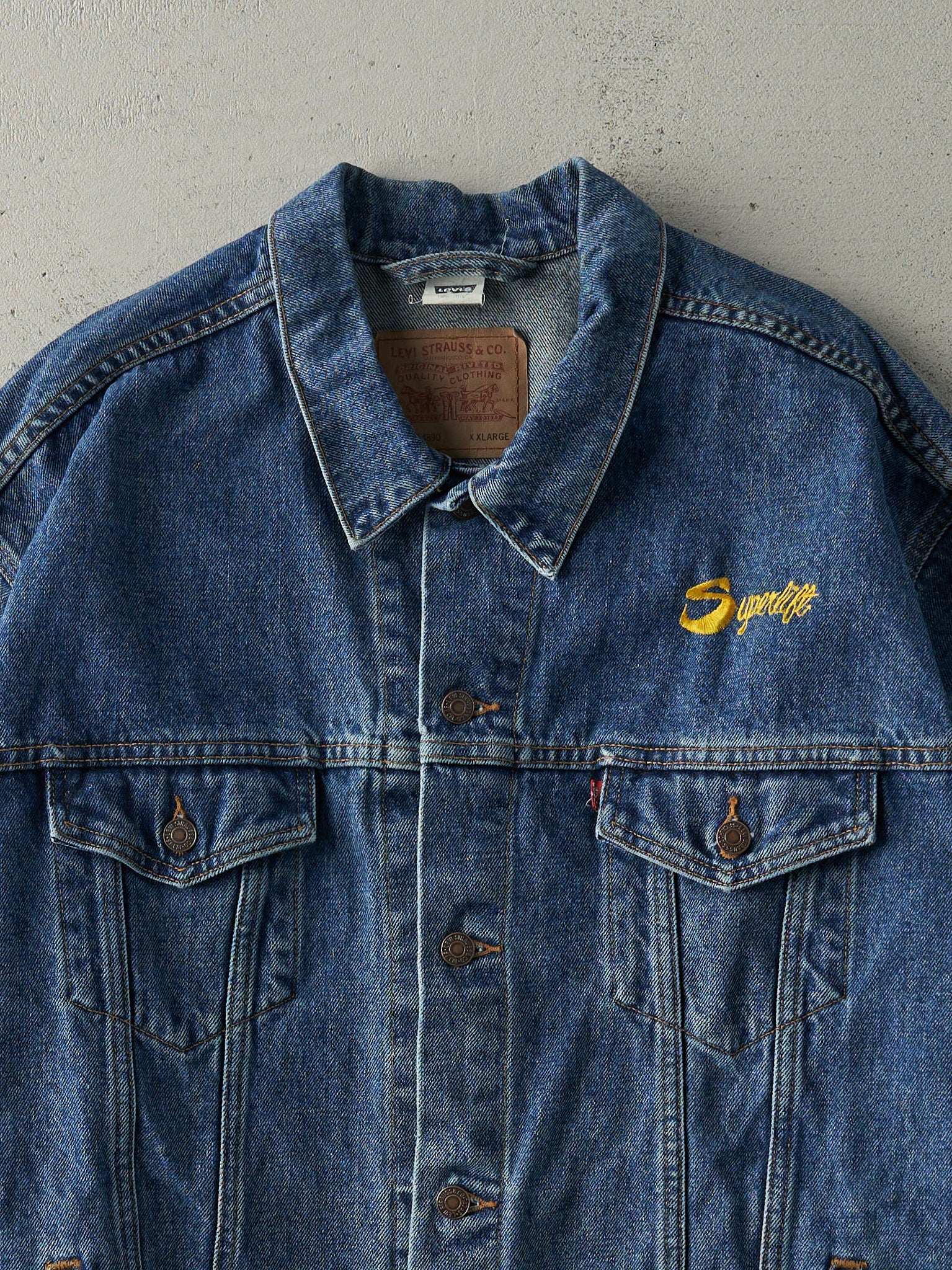 Vintage 90s Mid Wash Embroidered Levi's Type 3 Denim Jacket (XL)