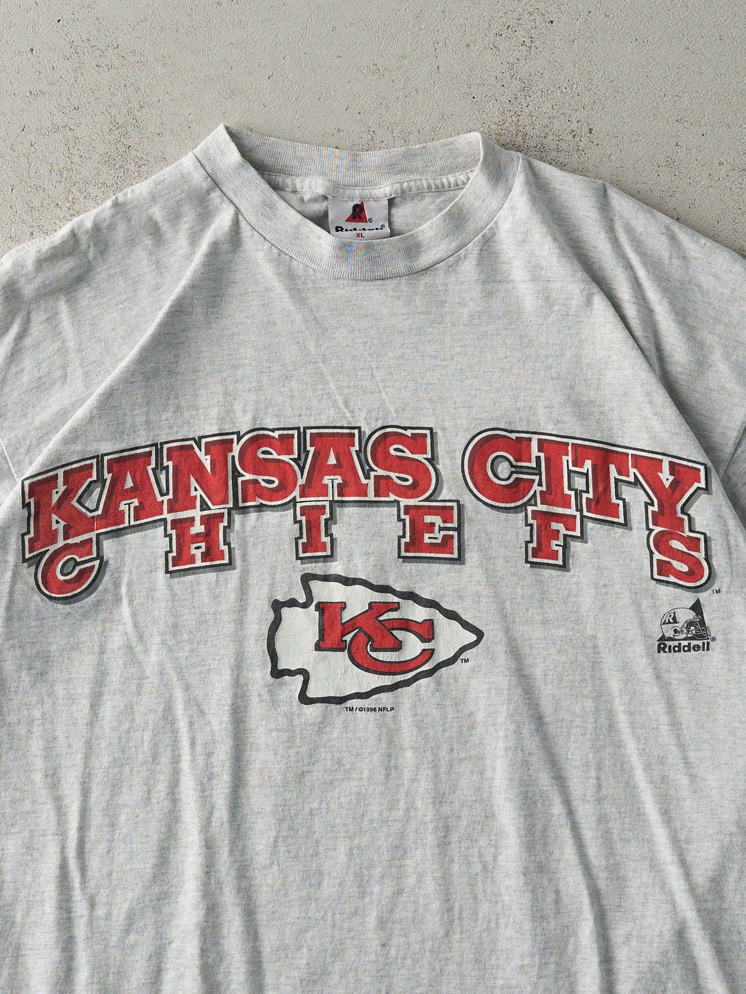 Vintage 96' Heather Grey Kansas City Chiefs Single Stitch Tee (M)