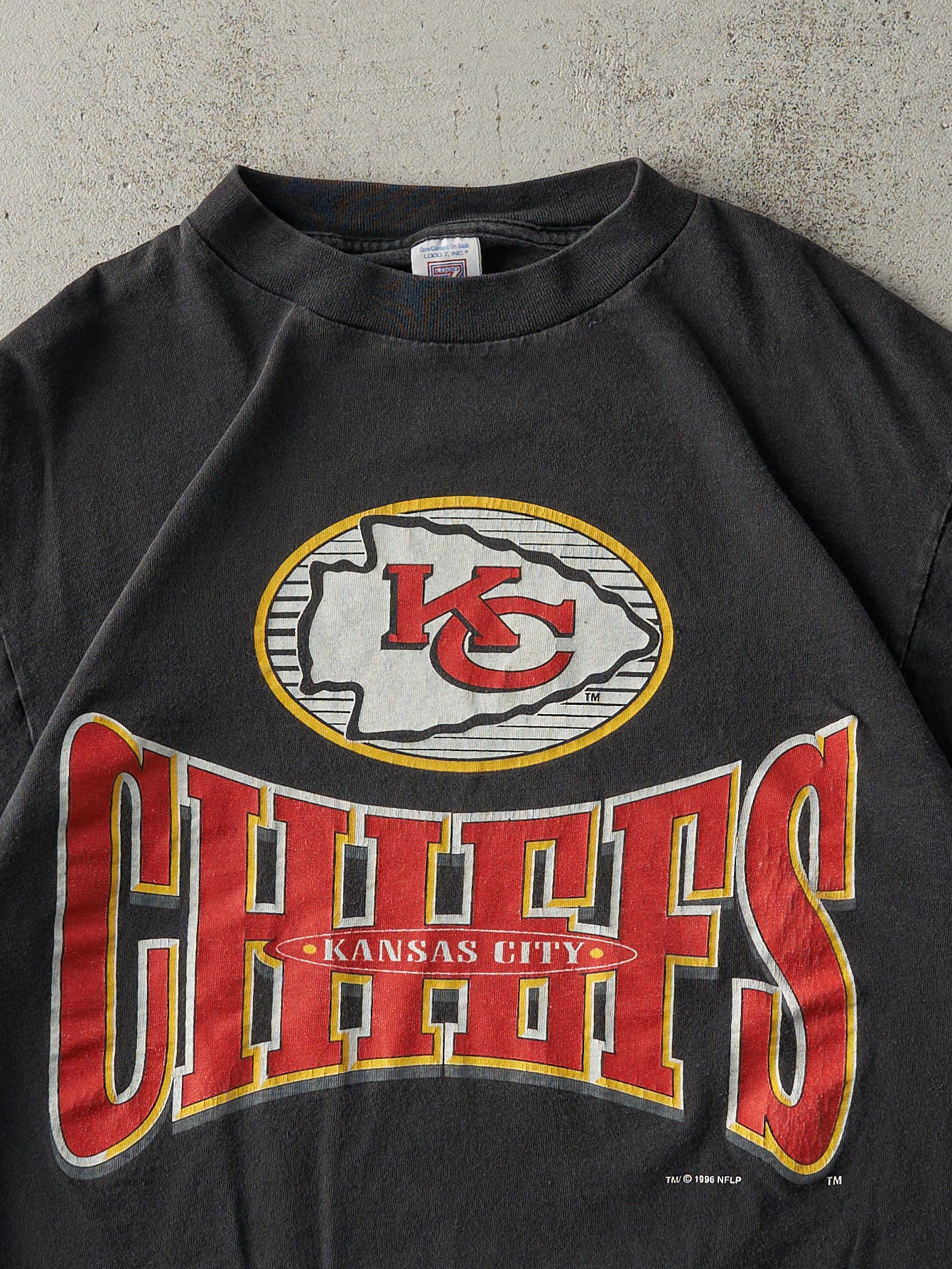 Vintage 96' Faded Black Kansas City Chiefs Tee (M)