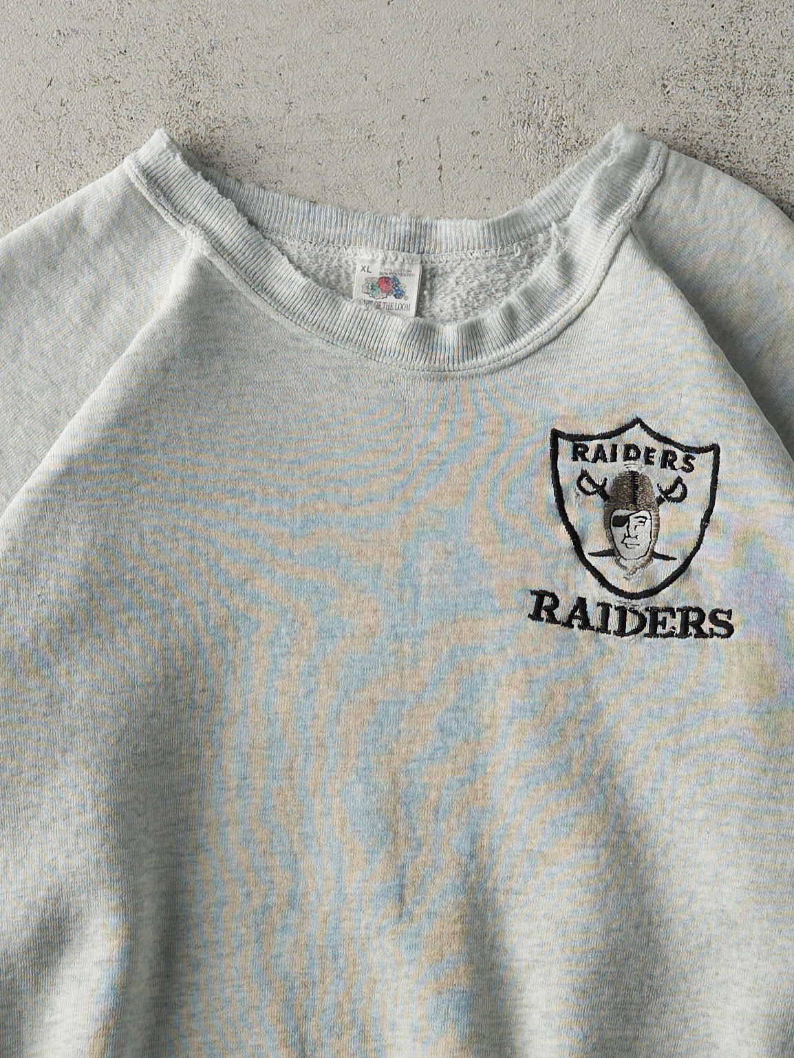 Vintage 90s Heather Grey Embroidered Oakland Raiders Bootleg Boxy Crewneck (M)