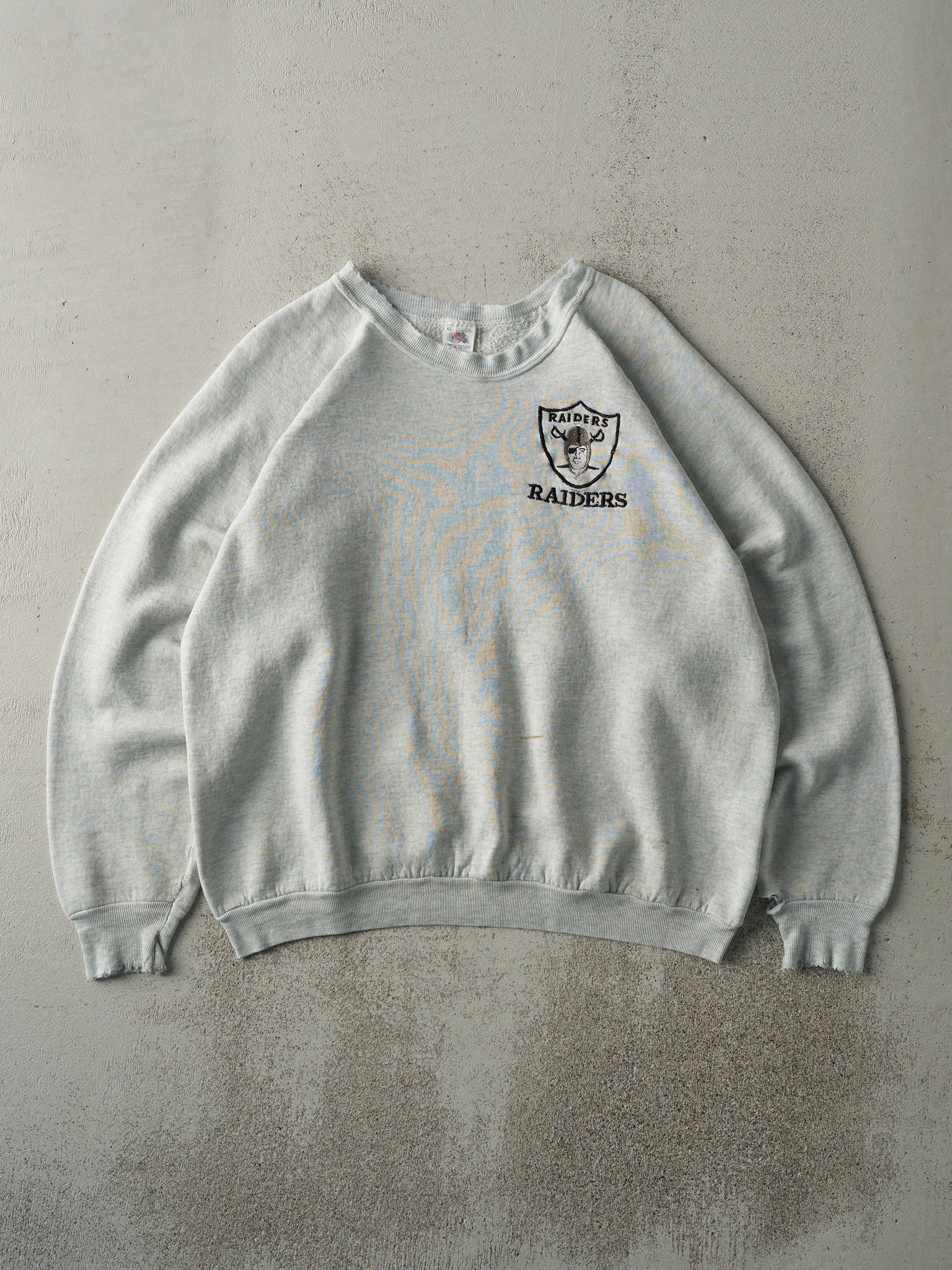 Vintage 90s Heather Grey Embroidered Oakland Raiders Bootleg Boxy Crewneck (M)