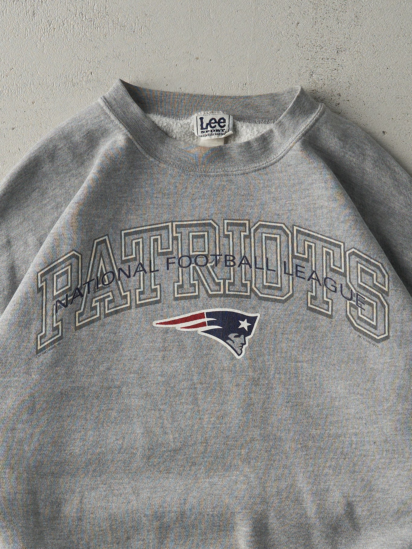 Vintage 00' Grey New England Patriots Crewneck (L)