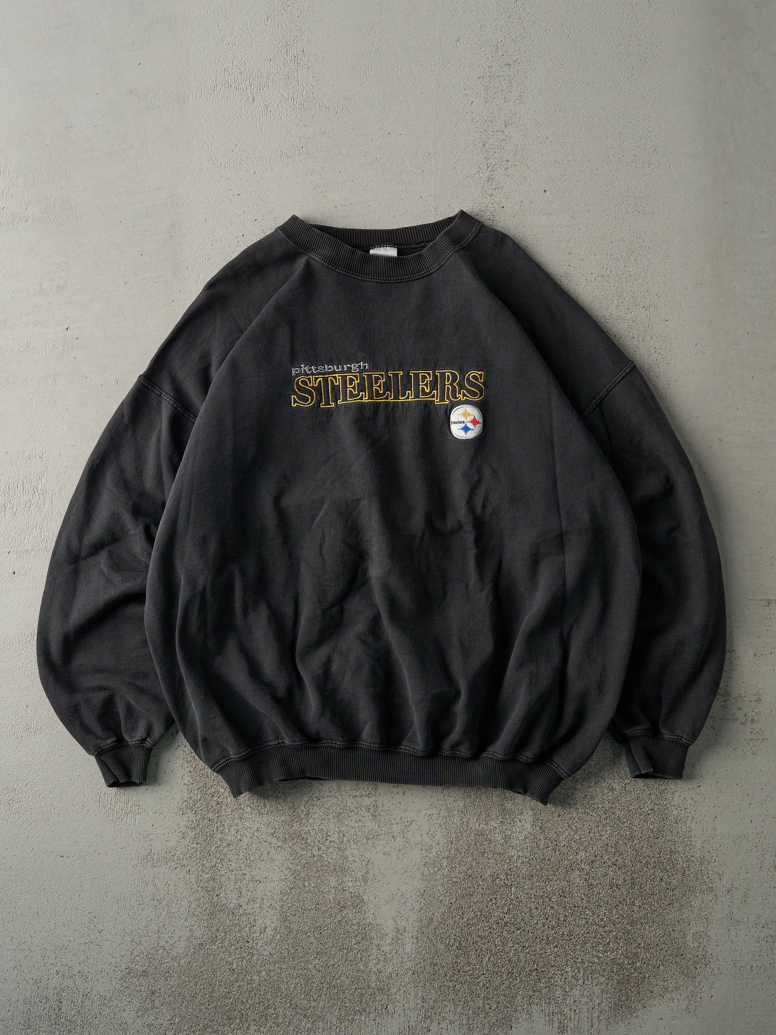 Vintage Y2K Black Embroidered Pittsburgh Steelers Crewneck (XL)