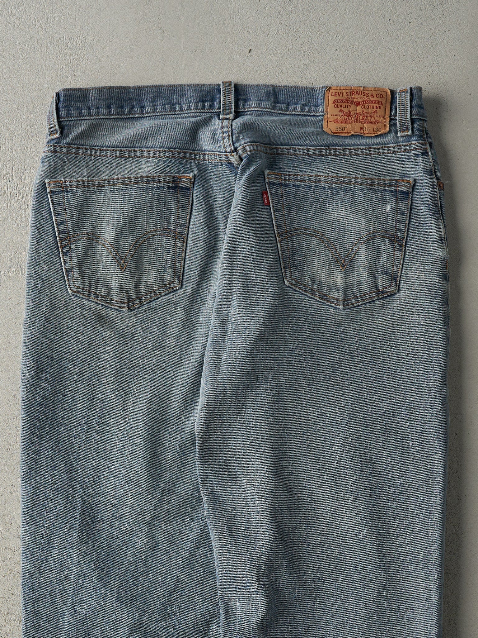 Vintage Y2K Light Wash Levi's 560 Jeans (36x29)