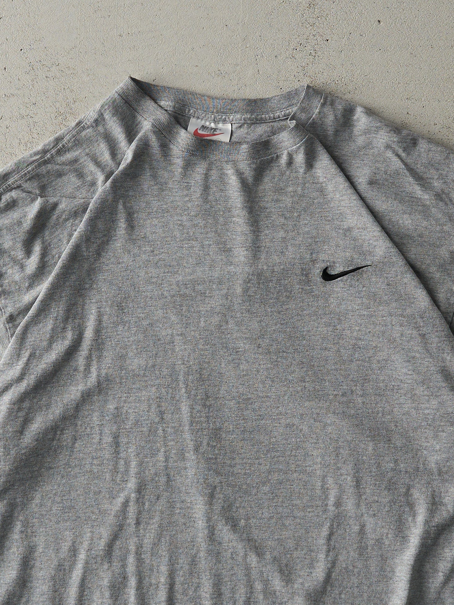 Vintage 90s Grey Embroidered Nike Swoosh Tee (L)