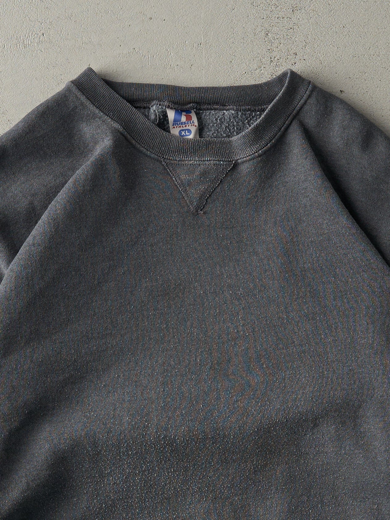 Vintage Y2K Charcoal Grey Russell Athletic Blank Boxy Crewneck (L)