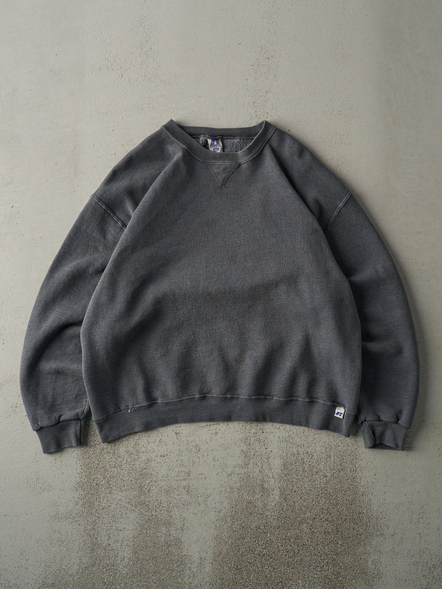 Vintage Y2K Charcoal Grey Russell Athletic Blank Boxy Crewneck (L)