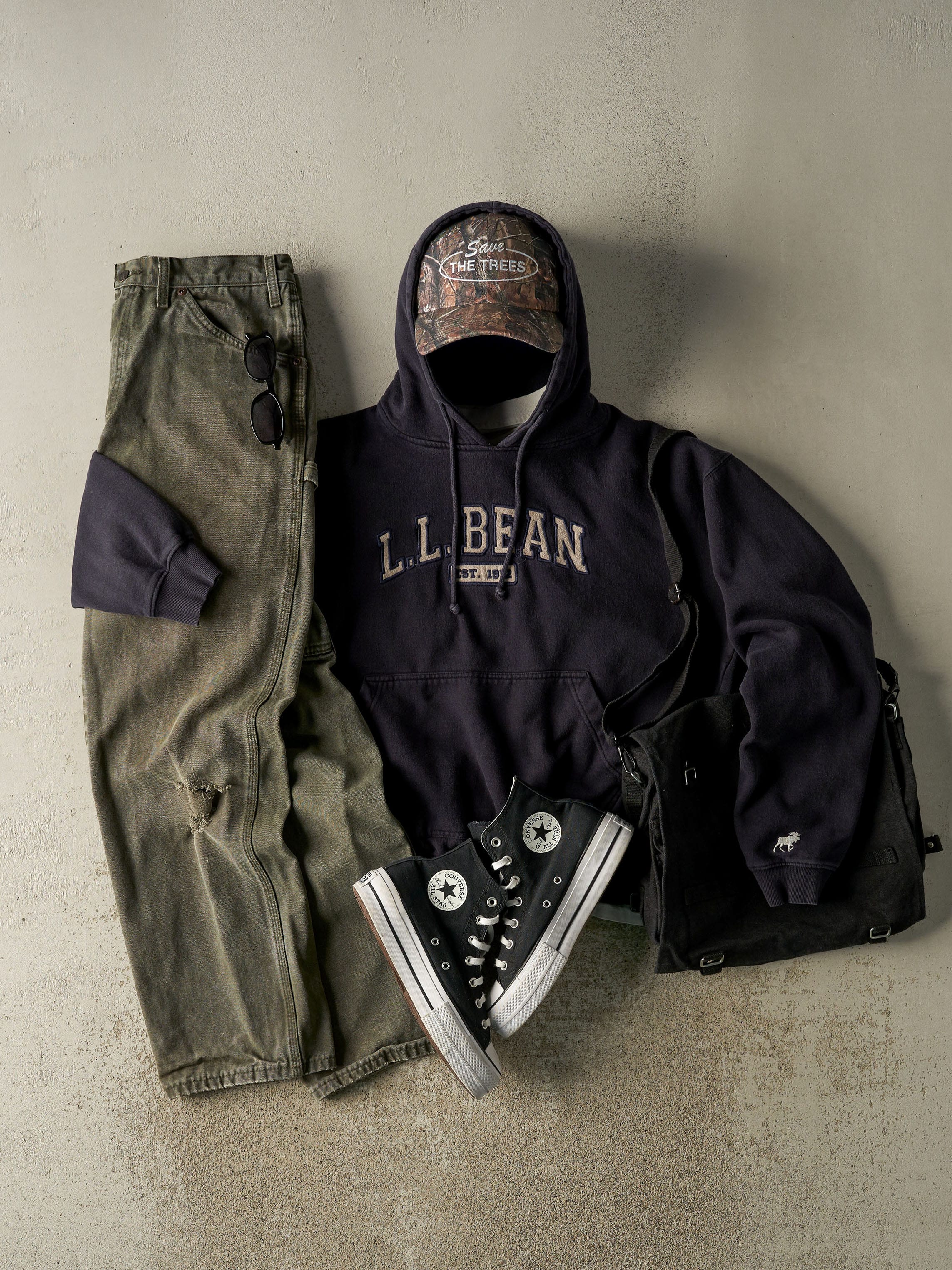 Vintage 90s Navy Blue LL Bean Embroidered Hoodie (M)