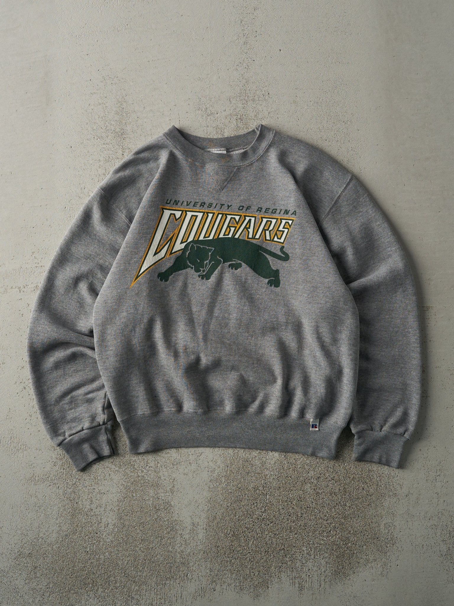 Vintage 90s Grey University of Regina Cougars Russell Athletic Crewneck (M)