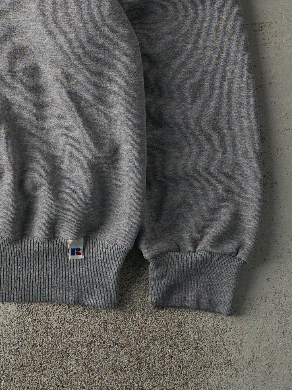 Vintage 90s Grey University of Regina Cougars Russell Athletic Crewneck (M)