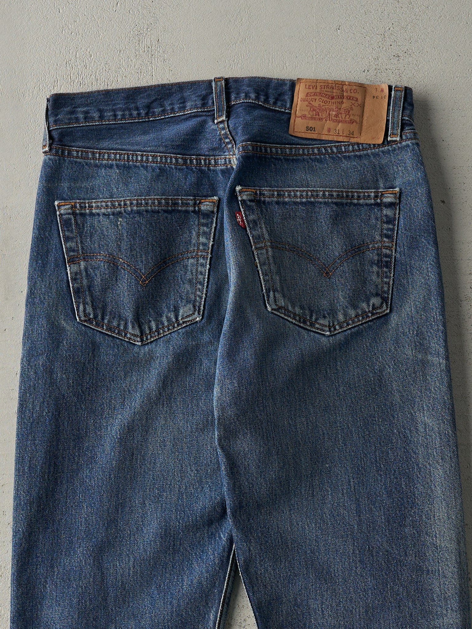 Vintage 80s Mid Wash Levi's 501 Jeans (30x32)