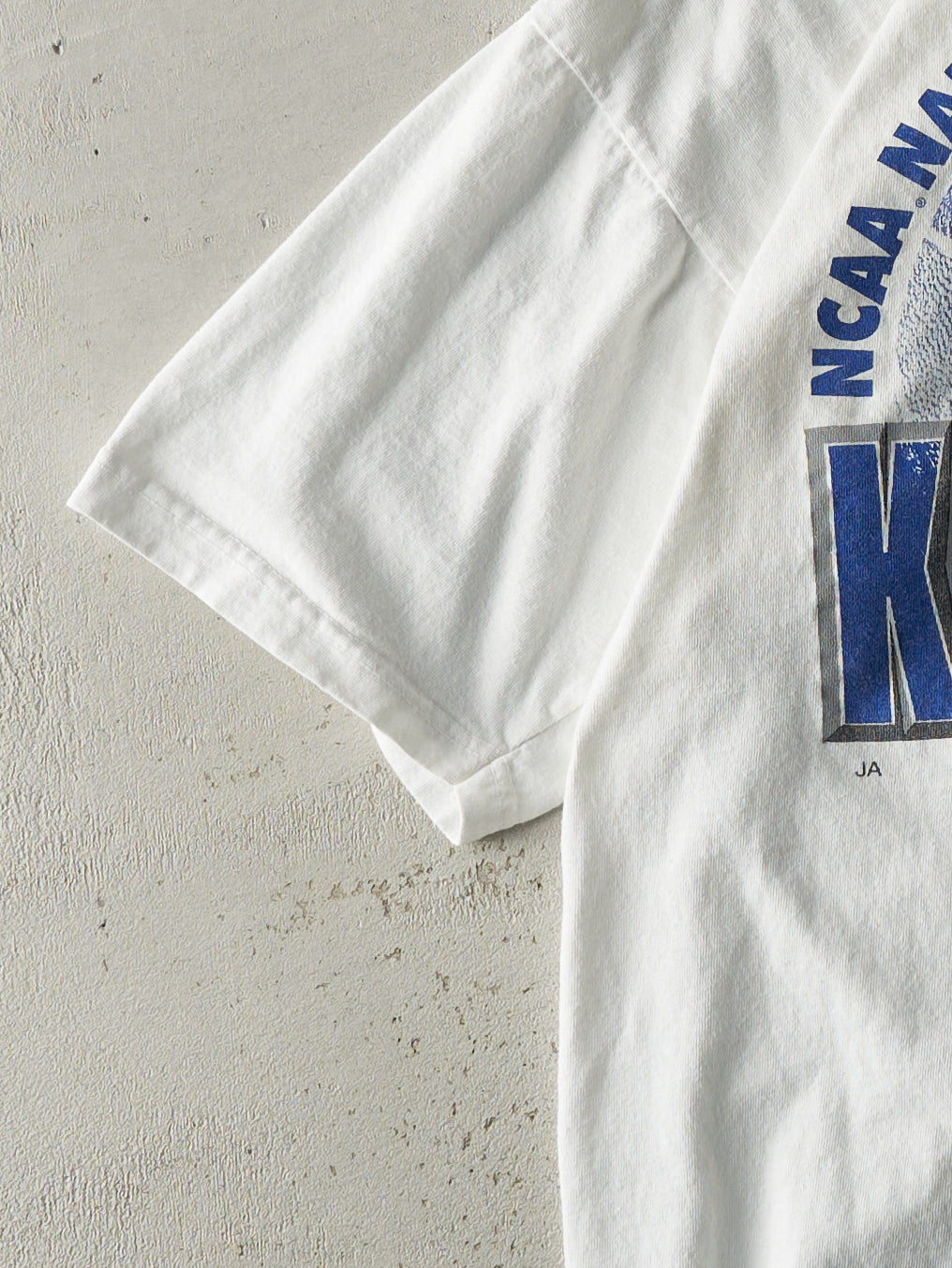 Vintage 98' White University of Kentucky Wildcats NCAA National Champions Tee (M)