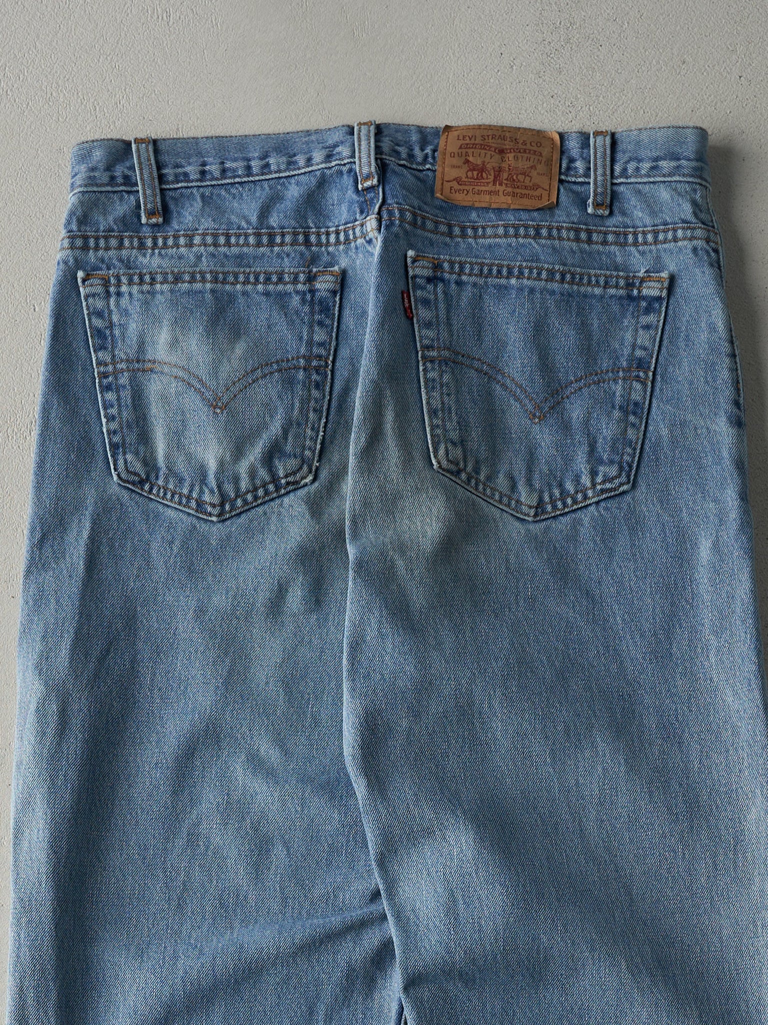 Vintage 90s Light Wash Levi's 550 Jeans (34x30)