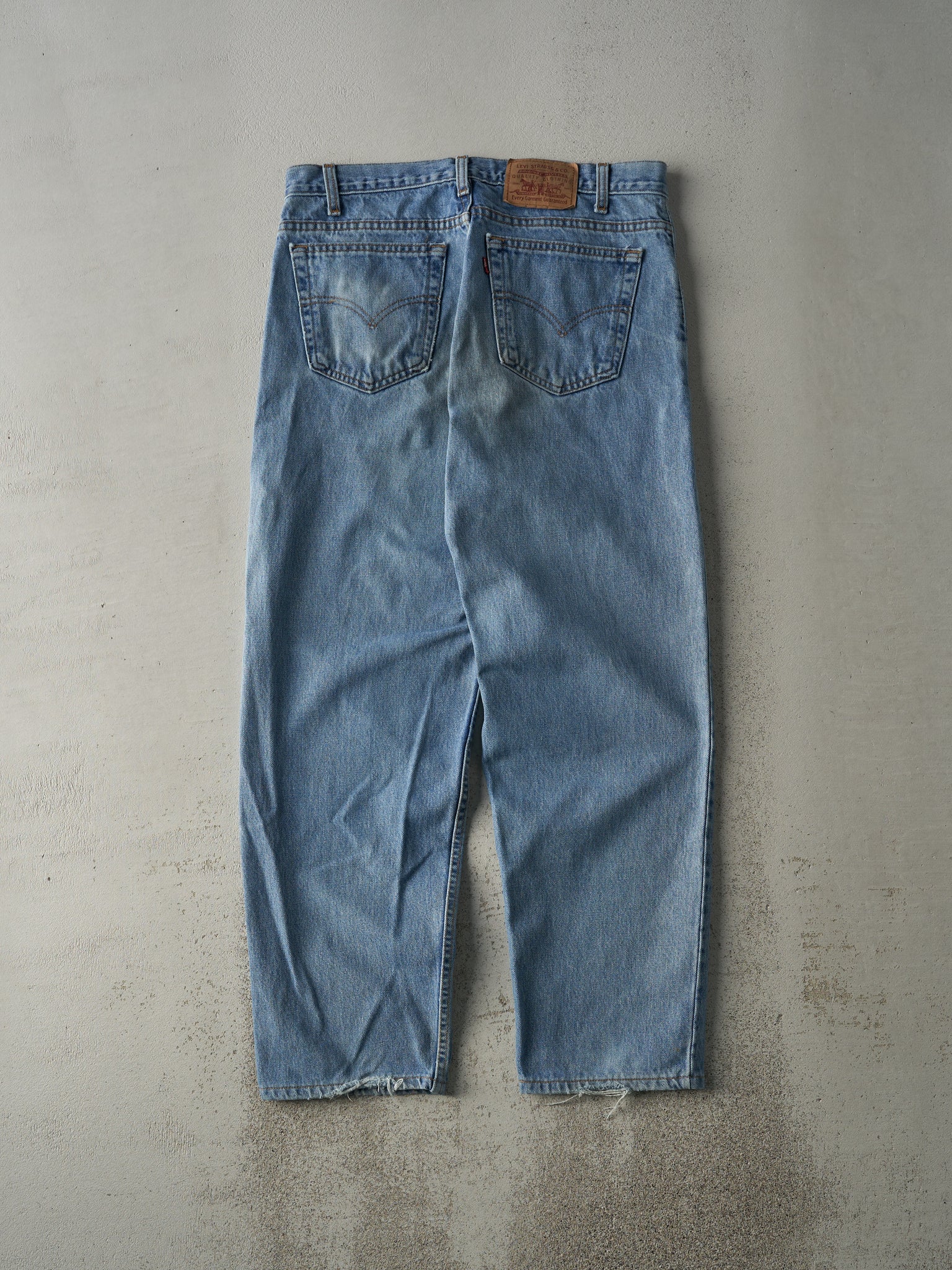 Vintage 90s Light Wash Levi's 550 Jeans (34x30)