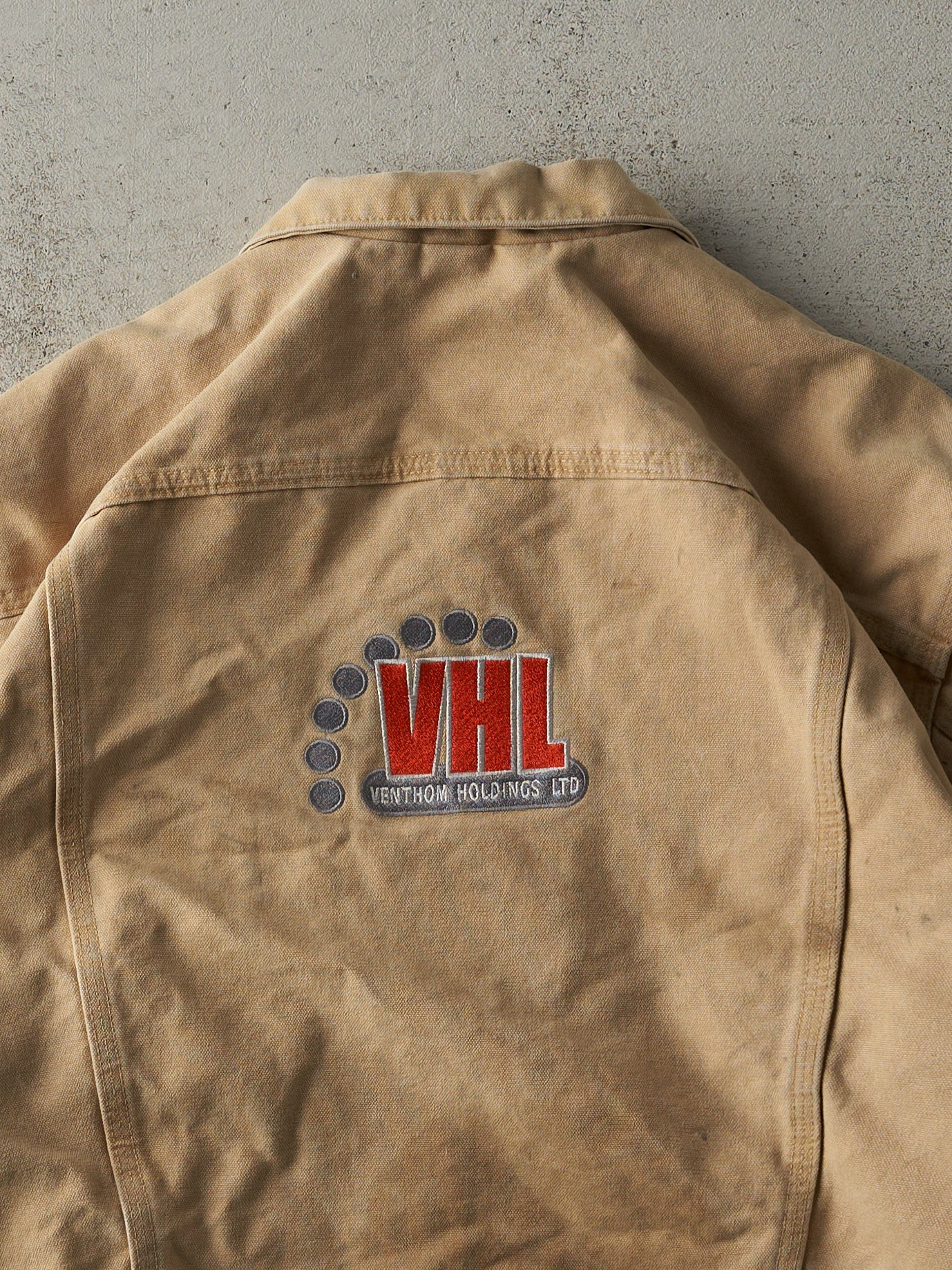 Vintage 90s Beige Embroidered Carhartt Sherpa Lined Trucker Jacket (L)