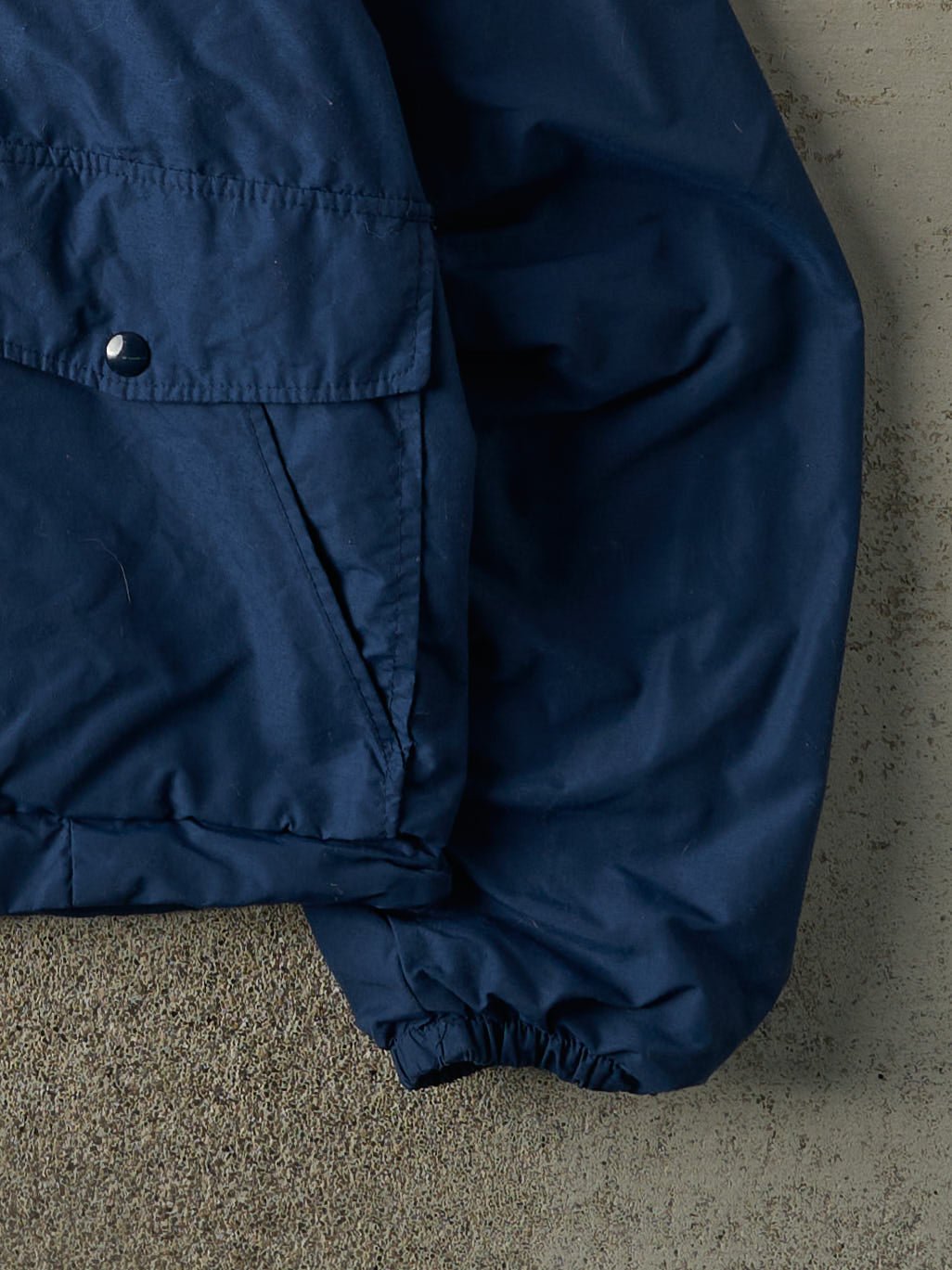 Vintage 90s Navy Blue & White Notre Dame Windbreaker Jacket (L)