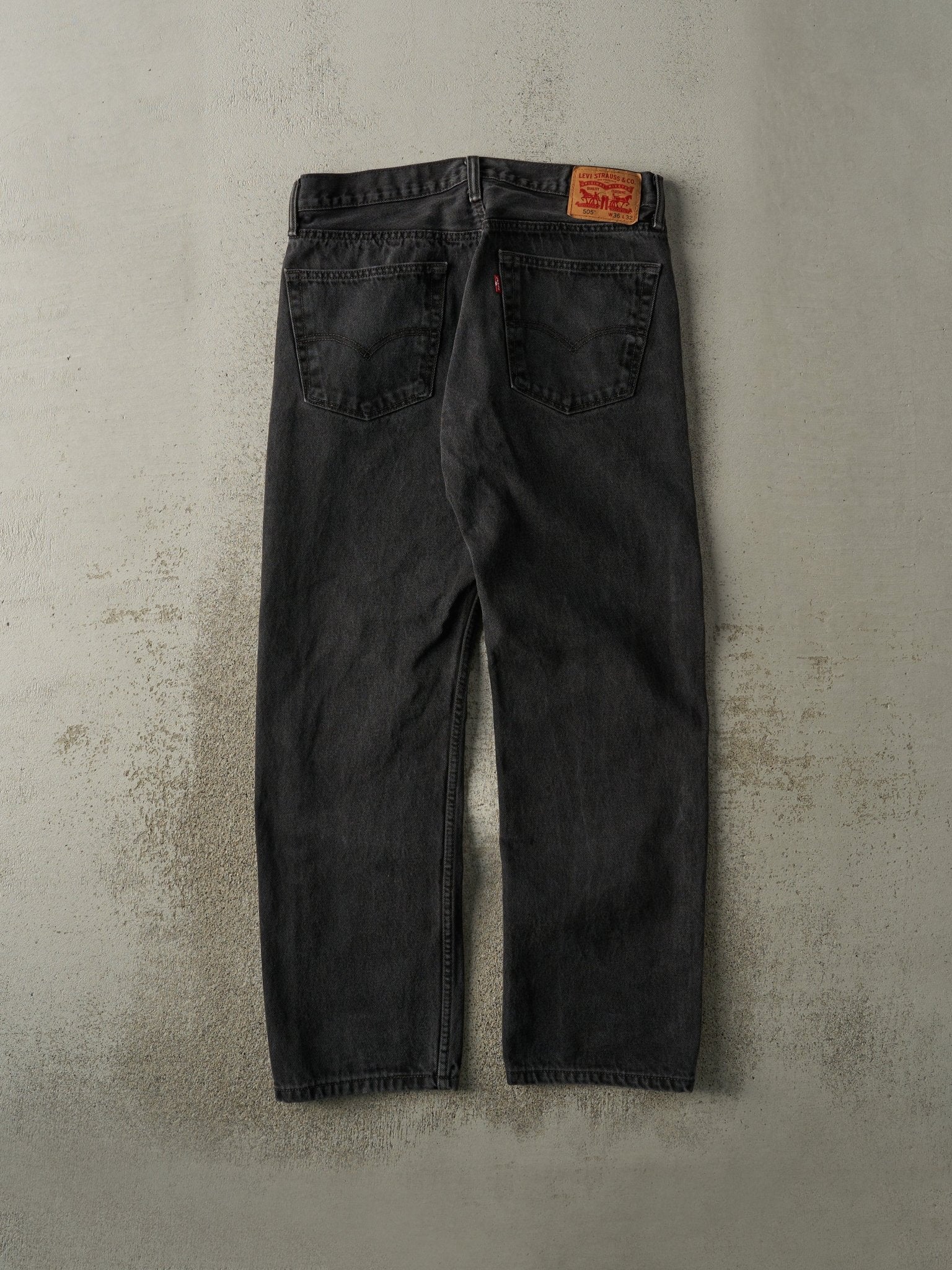 Vintage Y2K Black Levi's 505 Denim Pants (35.5x30)