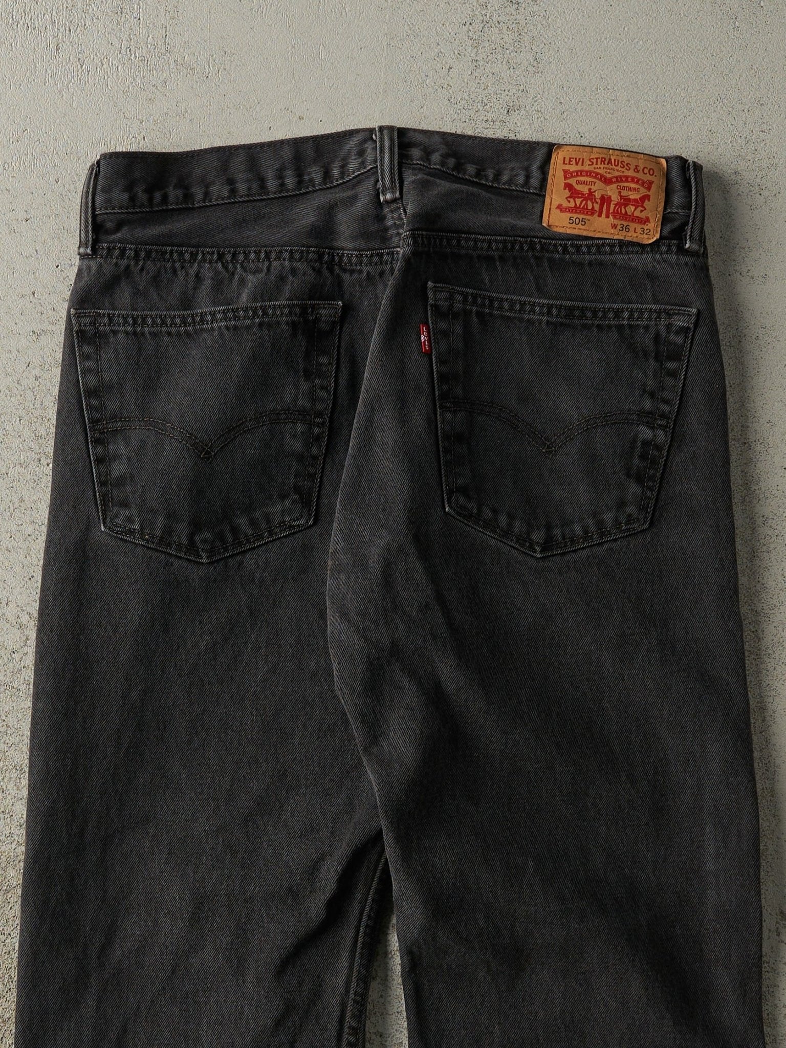 Vintage Y2K Black Levi's 505 Denim Pants (35.5x30)