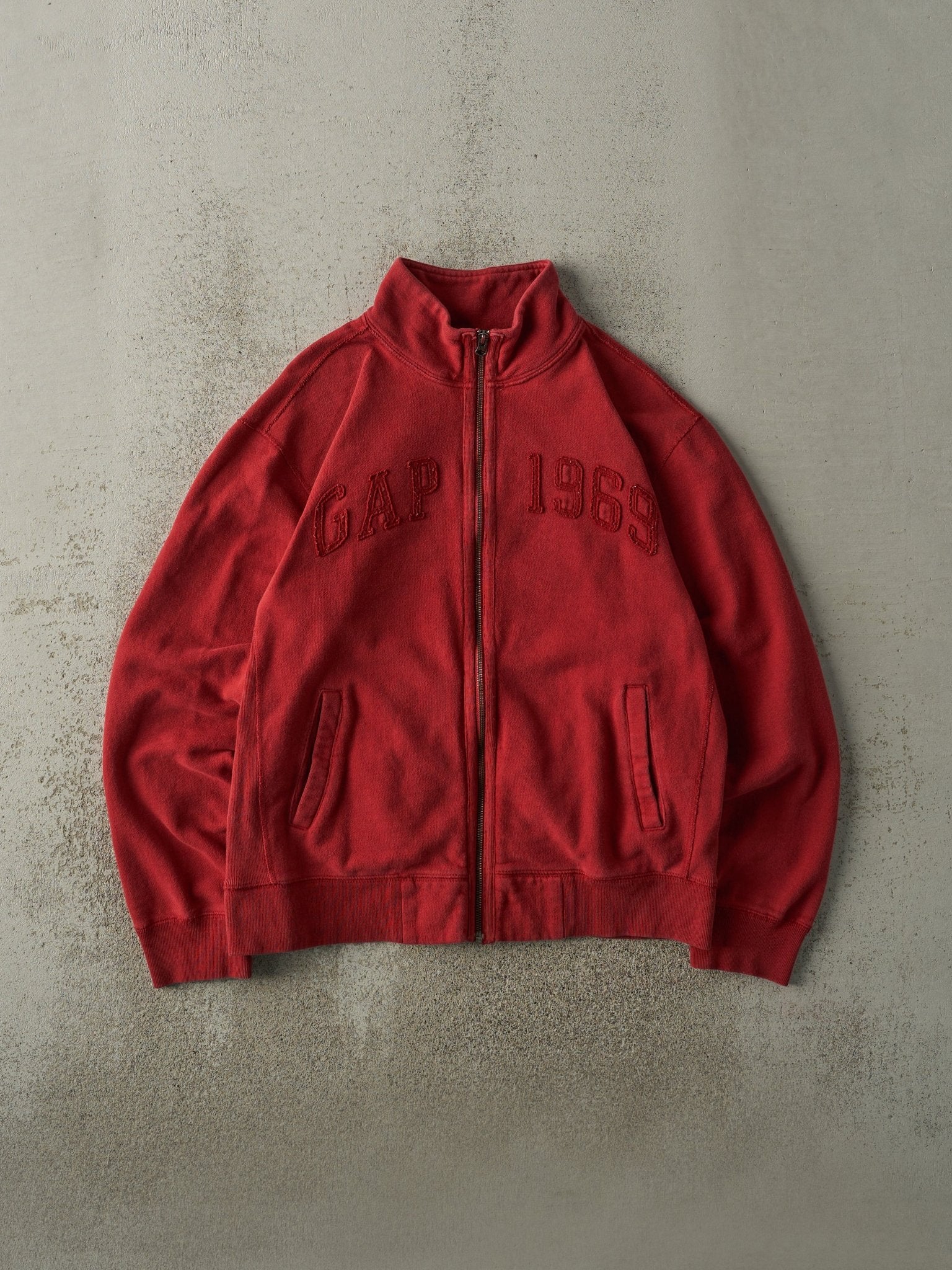 Vintage Y2K Red Gap Embroidered Zip Up Sweater (M) – Rebalance Vintage