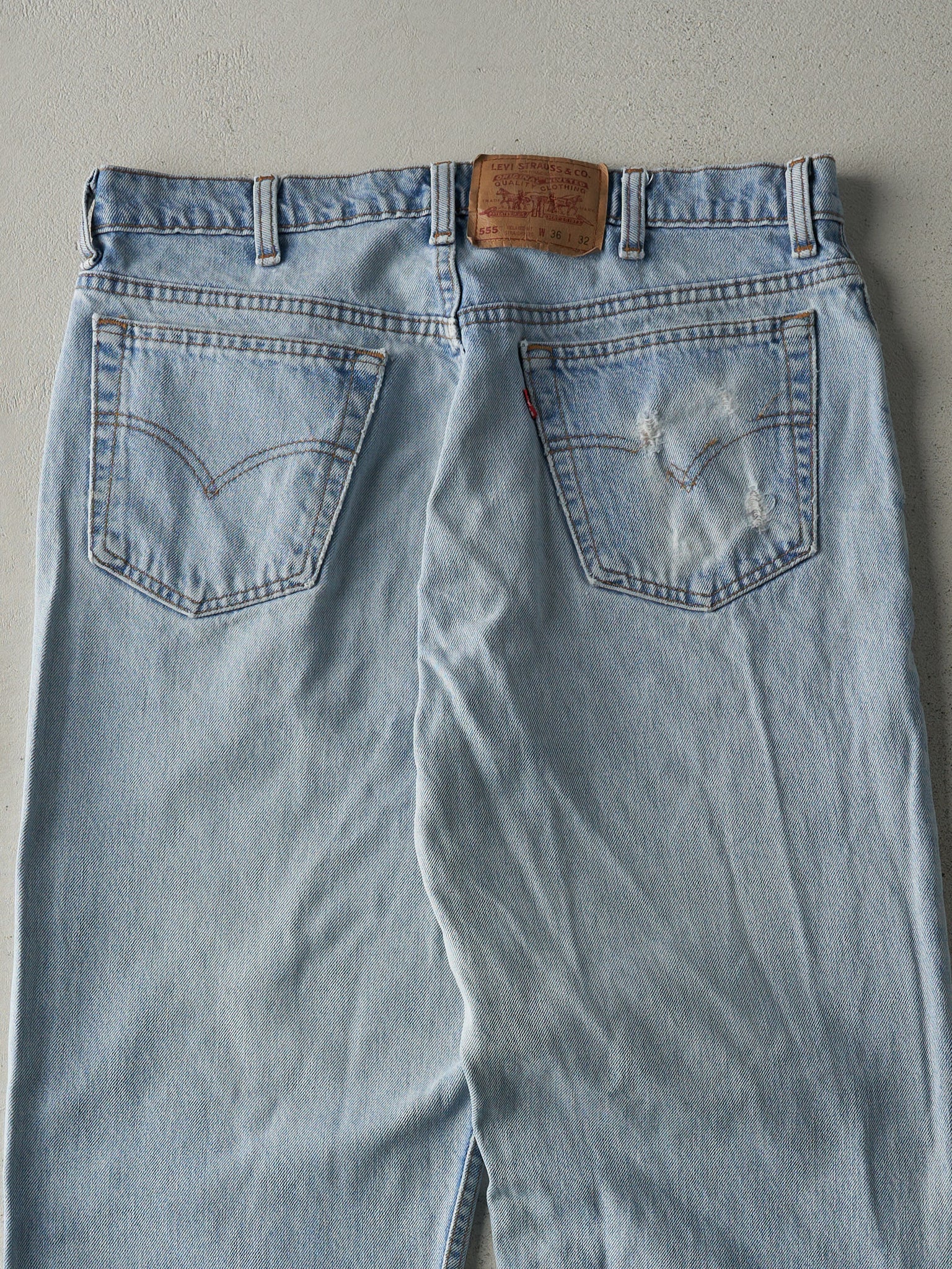 Vintage 90s Light Wash Levi's 555 Jeans (34x32.5)