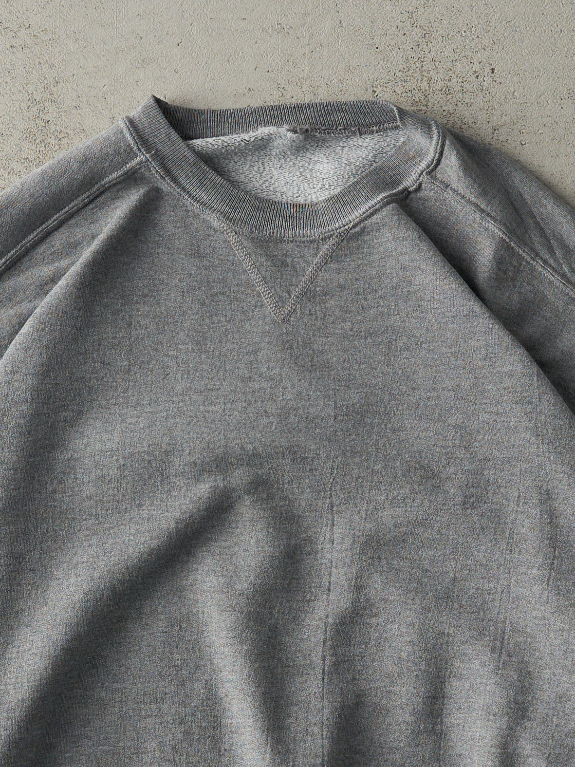 Vintage Y2K Grey Blank Crewneck (L)