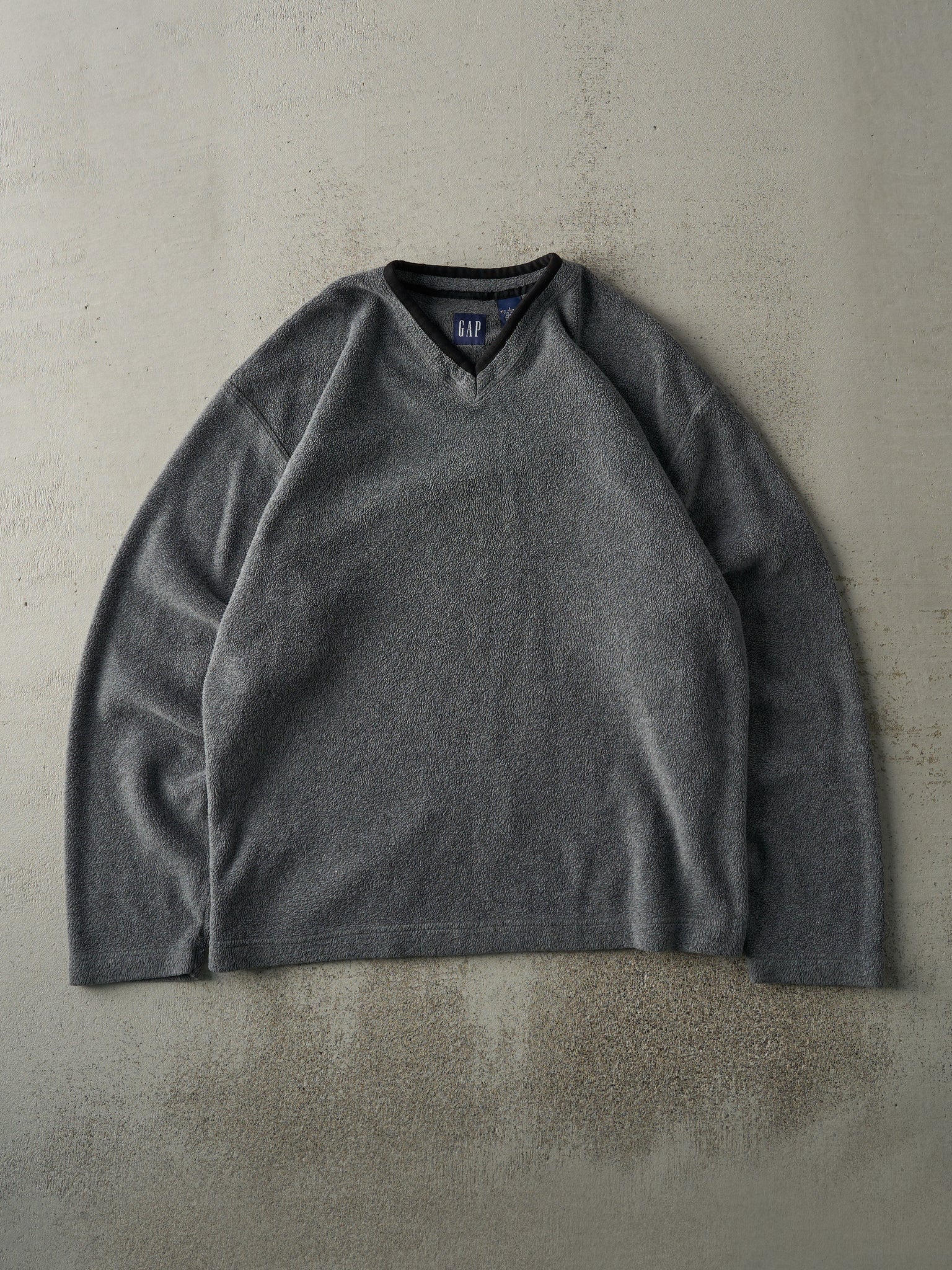 Vintage Y2K Grey Gap V-Neck Fleece Pullover (L)