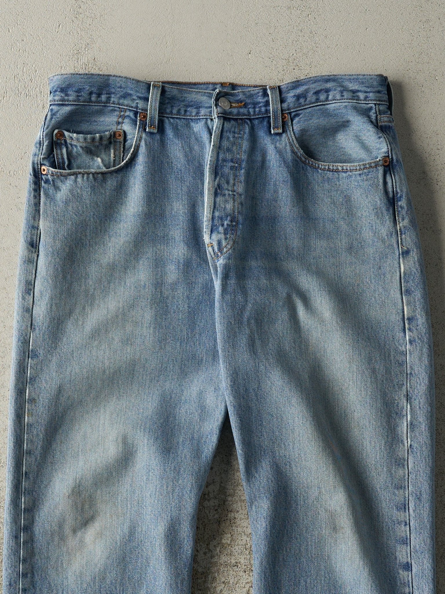 Vintage 90s Light Wash Levi's 501 Jeans (32x30)